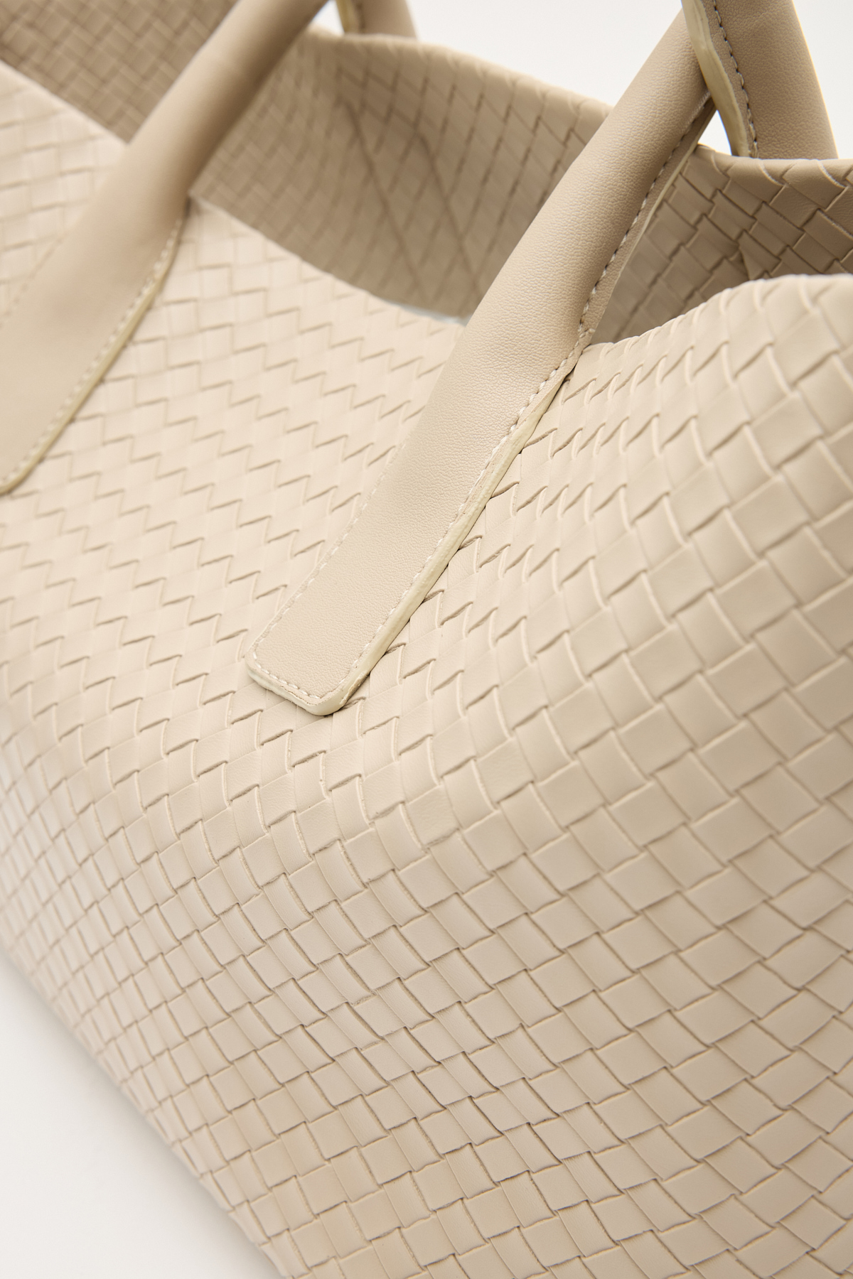 Örgü Dokulu Deri Görünümlü Bej Örgü Kadın Çanta