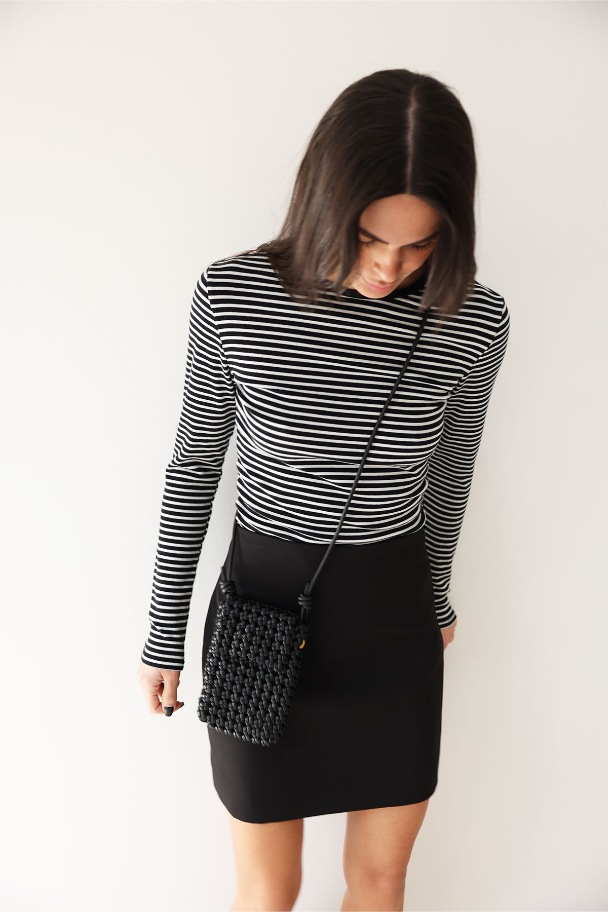 Örgü Dokulu Mini Çapraz Askılı Siyah Kadın Çanta