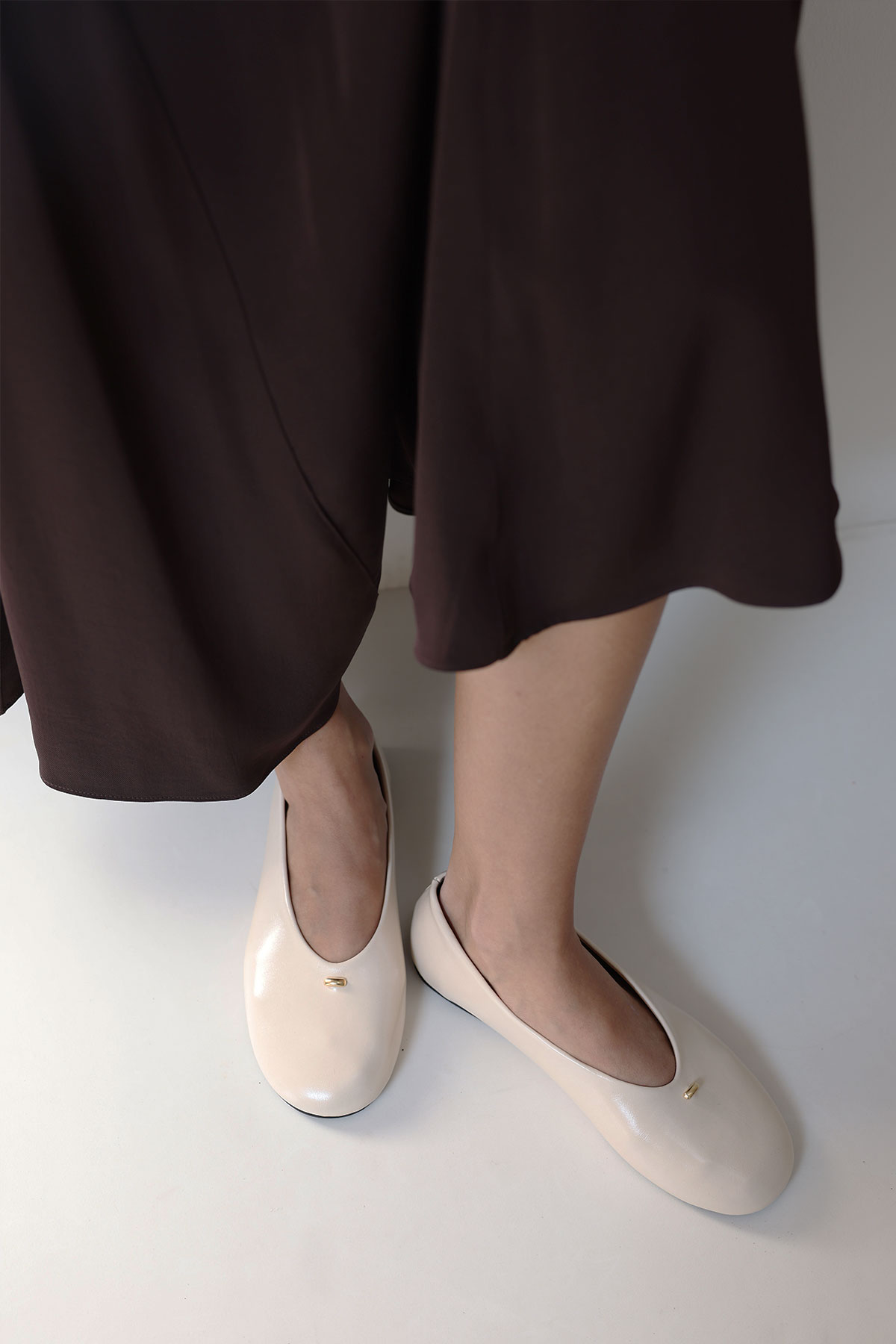 Oval Burun Aksesuar Detaylı Kemik Kadın Babet