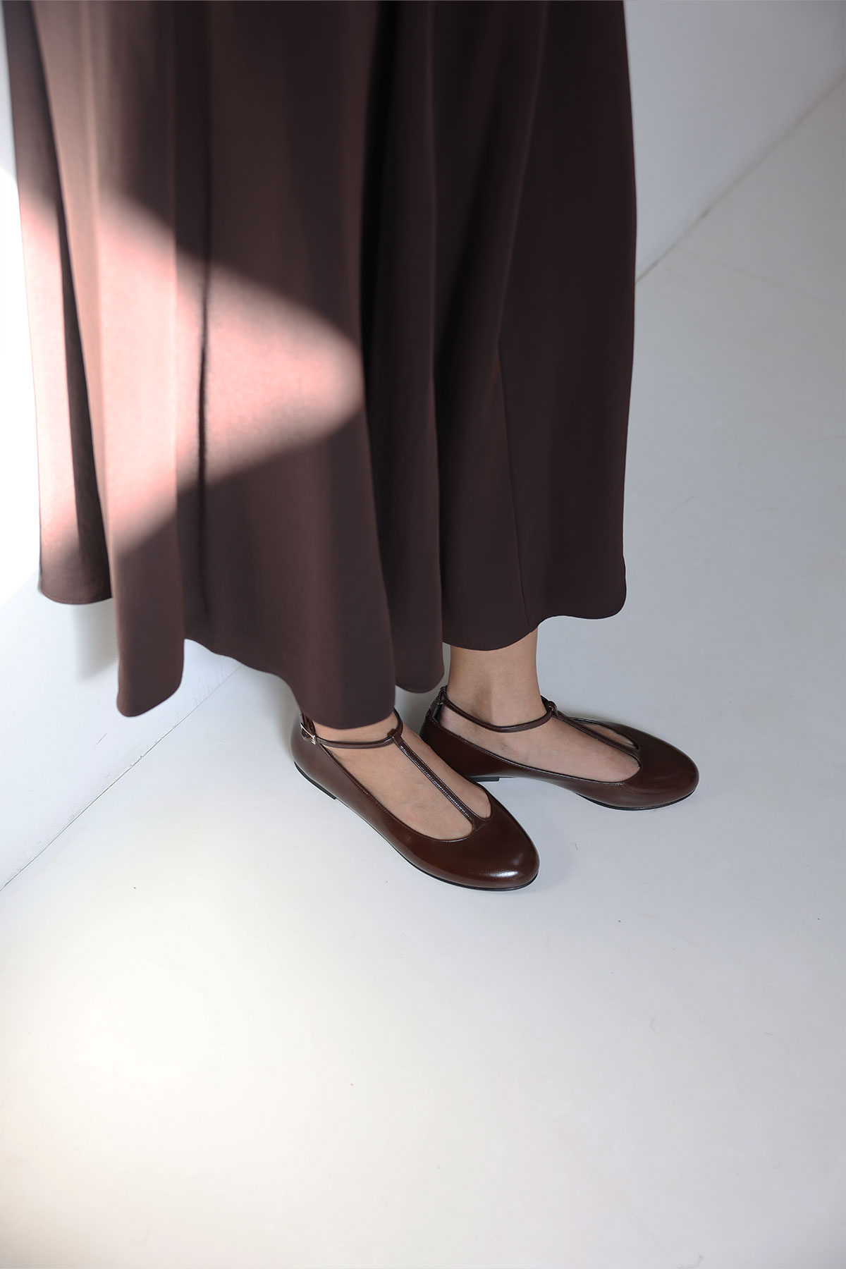 Oval Burun Pencere Detaylı Acı Kahve Kadın Babet