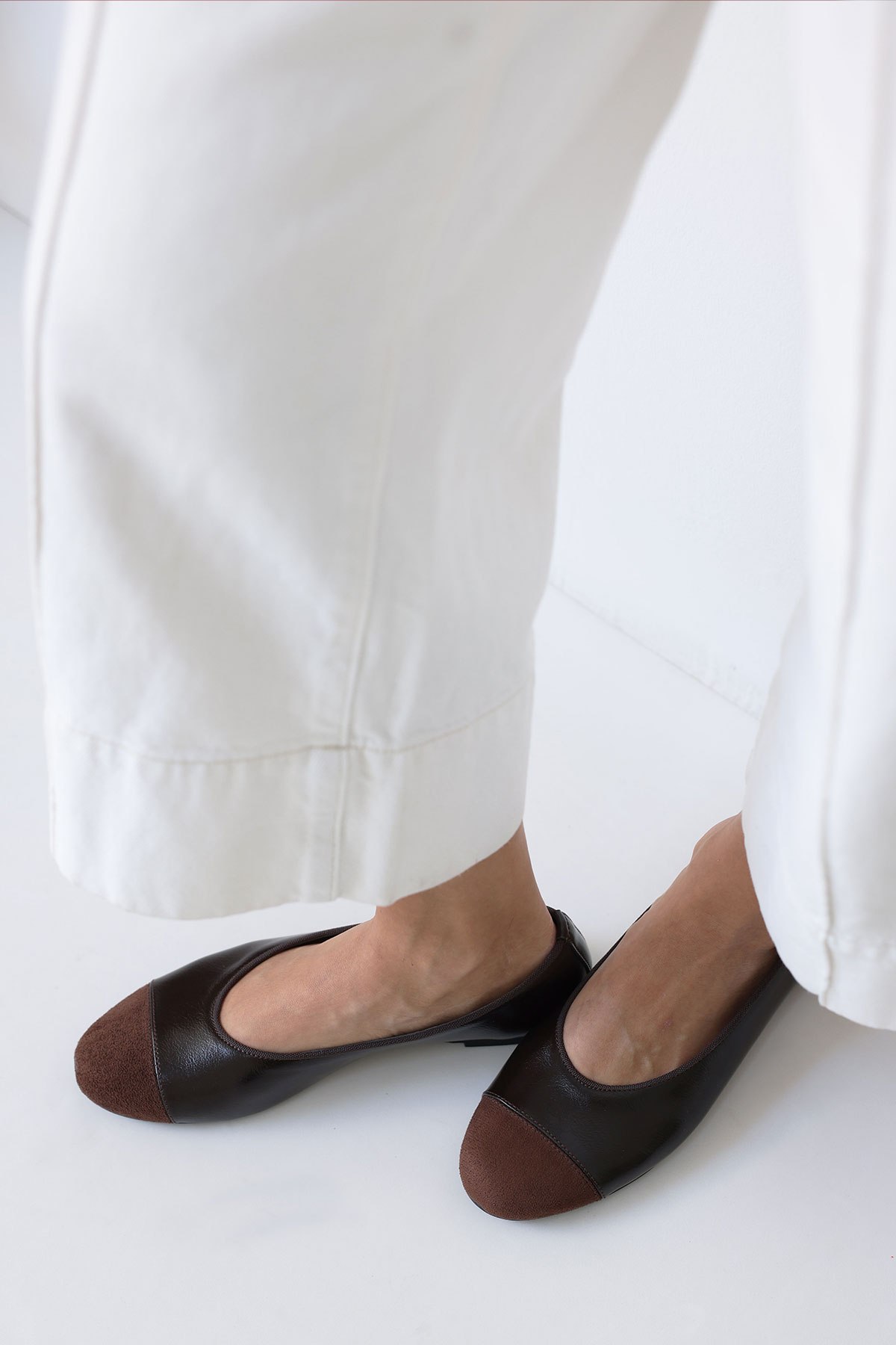 Oval Burun Süet Detaylı Acı Kahve Kadın Babet