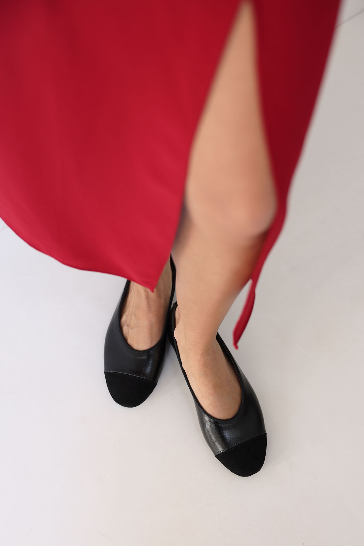 Oval Burun Süet Detaylı Siyah Kadın Babet