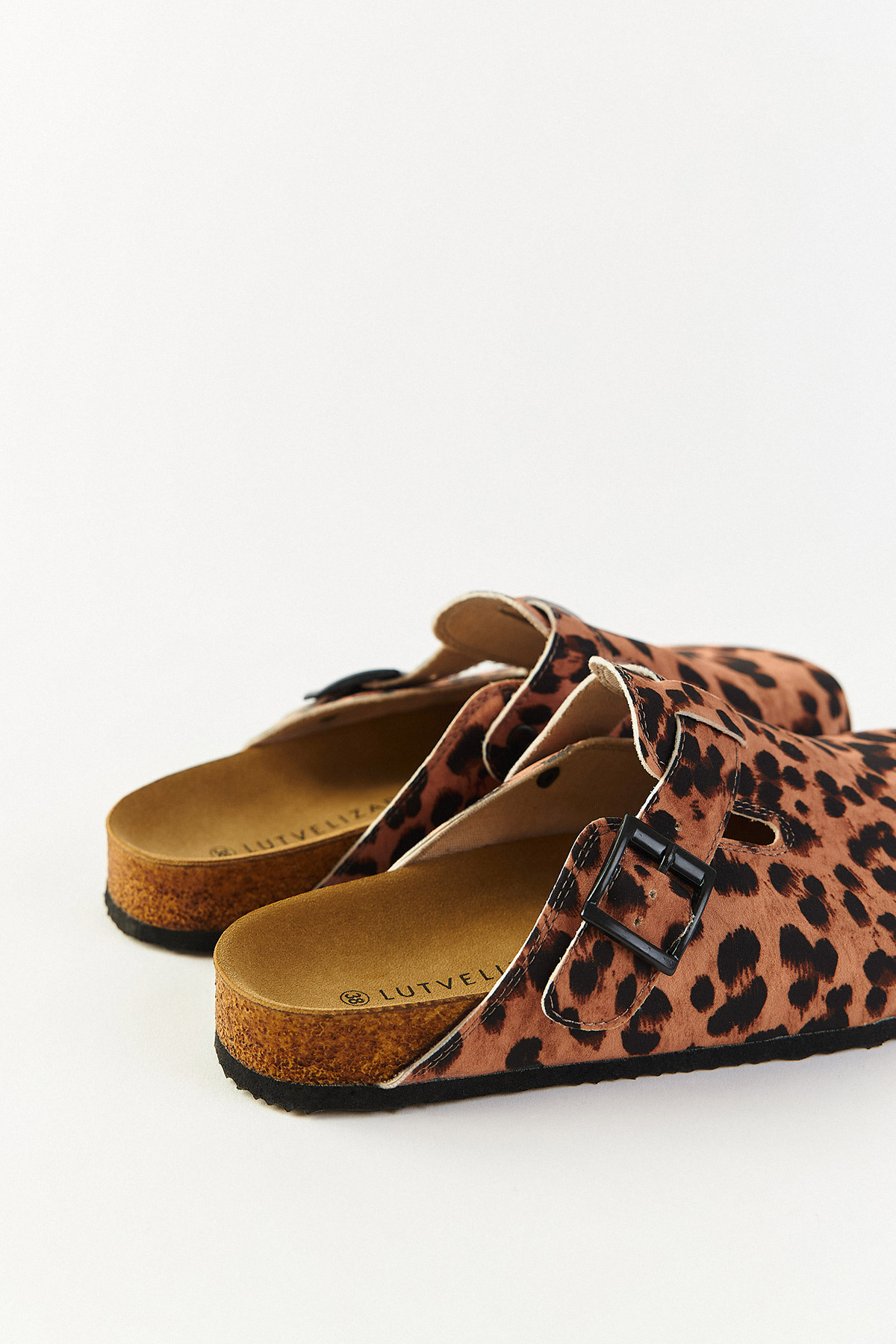 Oval Burun Süet Leopar Kadın Terlik