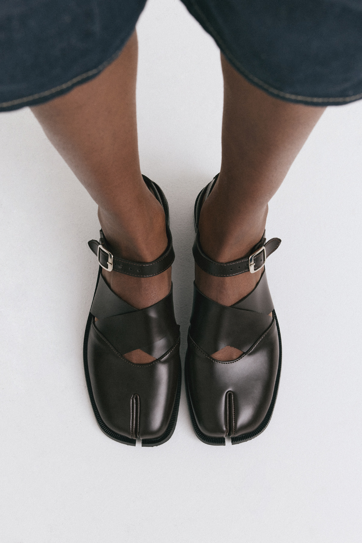 Parmak Arası Çapraz Acı Kahve Kadın Loafer