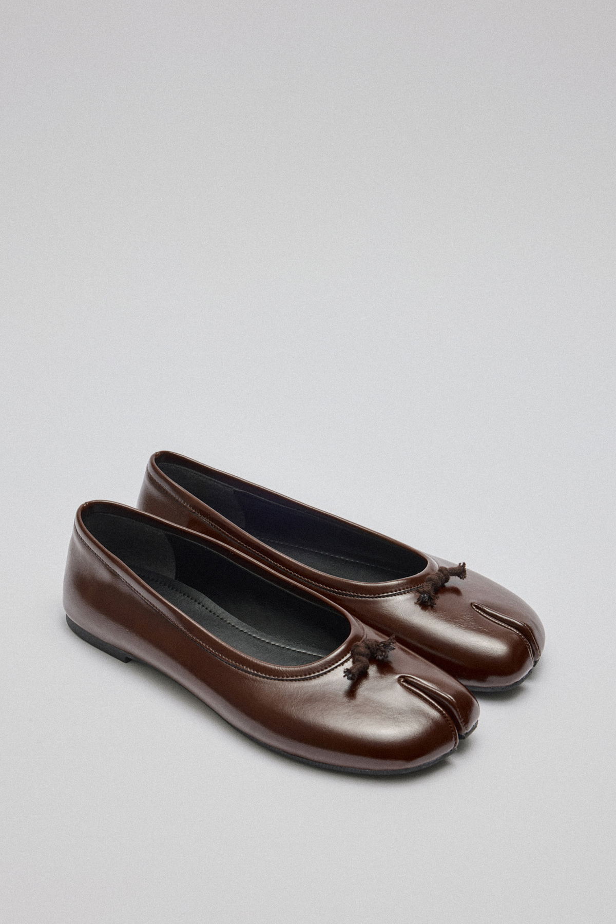 Parmak Arası Düğüm Detaylı Acı Kahve Kadın Babet