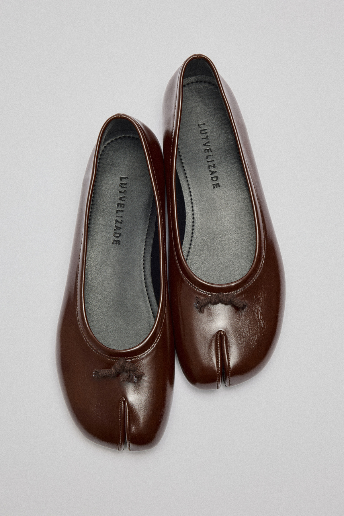 Parmak Arası Düğüm Detaylı Acı Kahve Kadın Babet