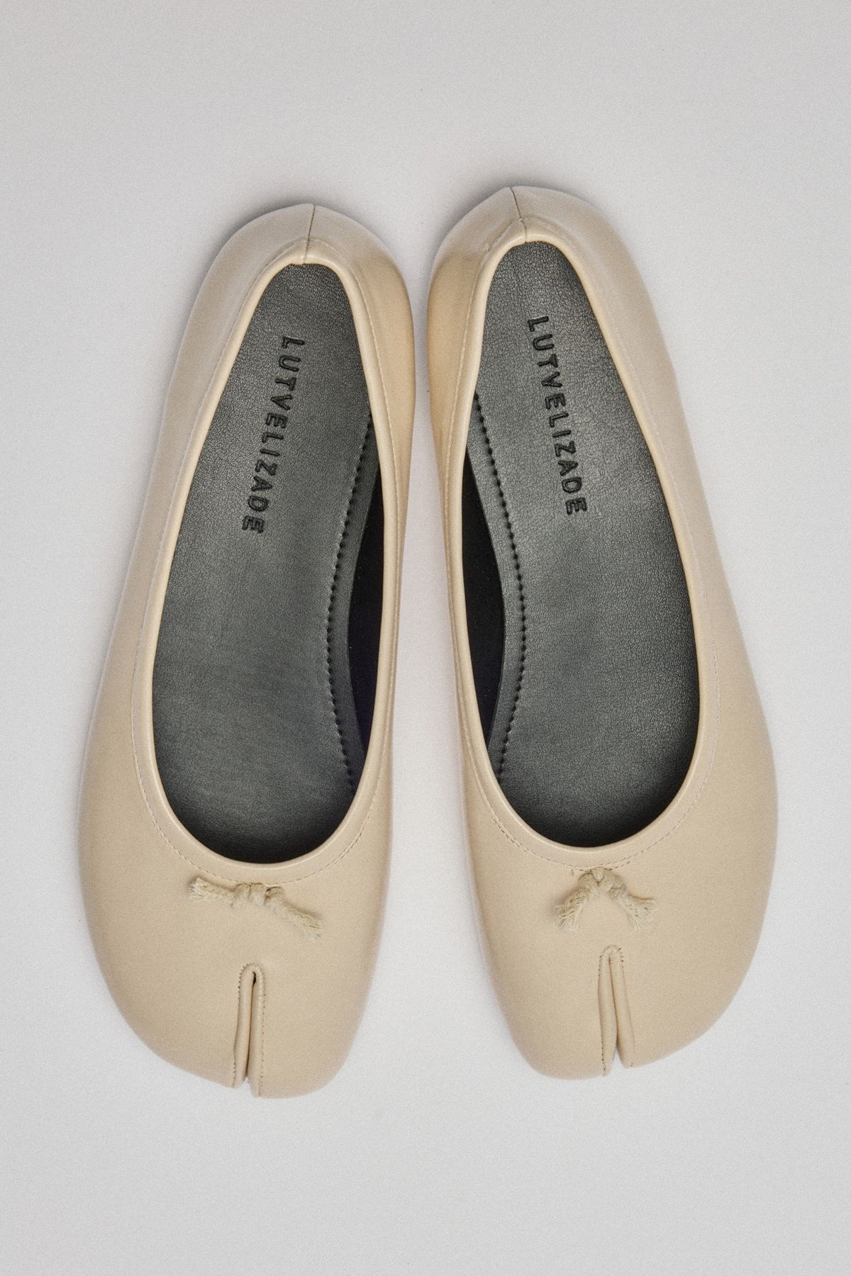 Parmak Arası Düğüm Detaylı Kemik Kadın Babet