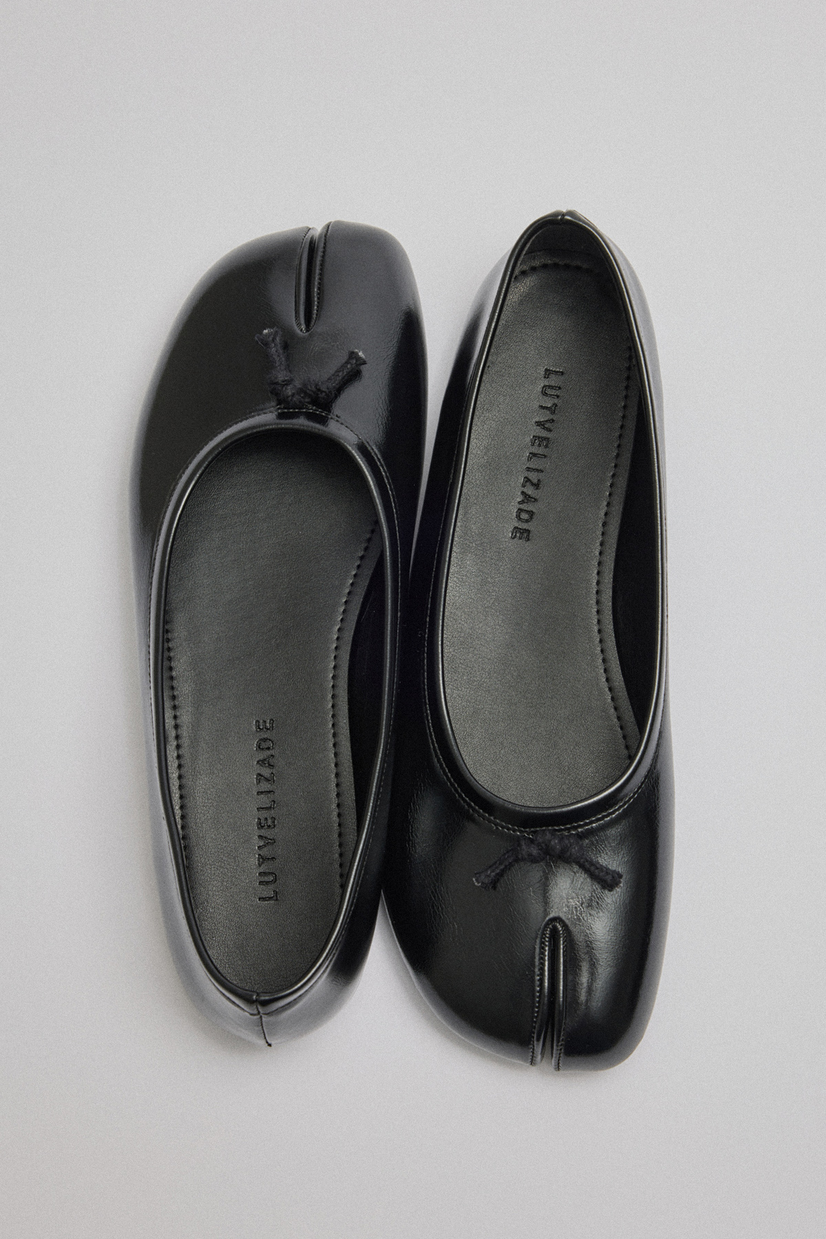 Parmak Arası Düğüm Detaylı Siyah Kadın Babet