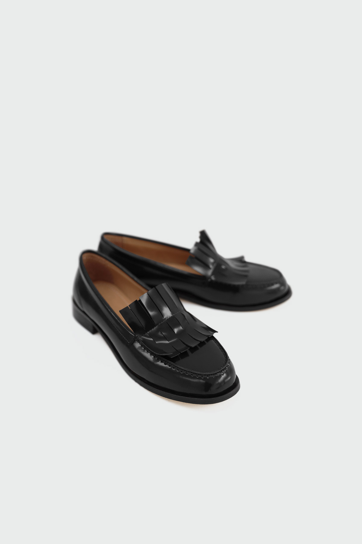 Püsküllü Loafer Siyah Kadın Babet