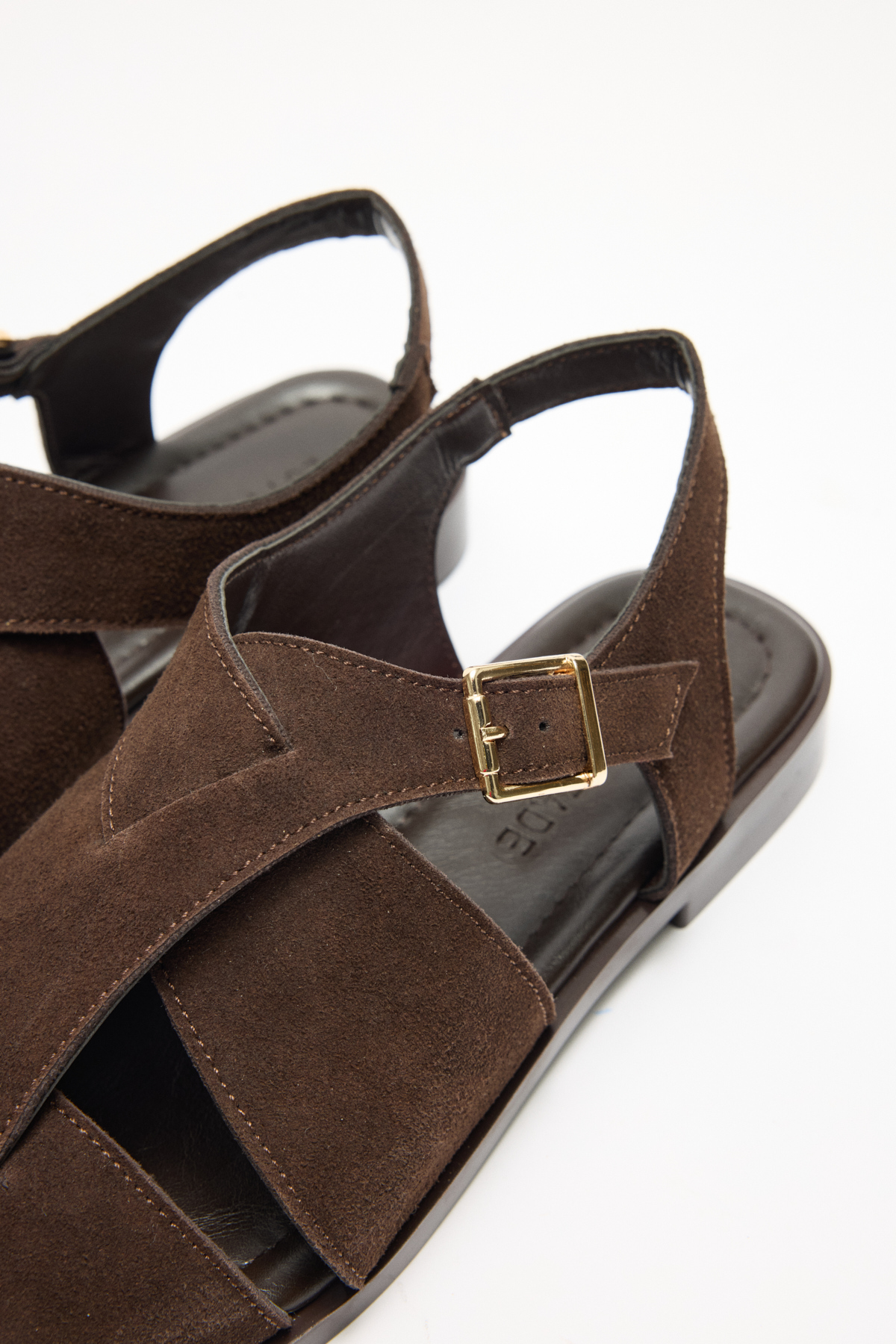 Kalın Çapraz Bant Detaylı Acı Kahve Süet Kadın Sandalet