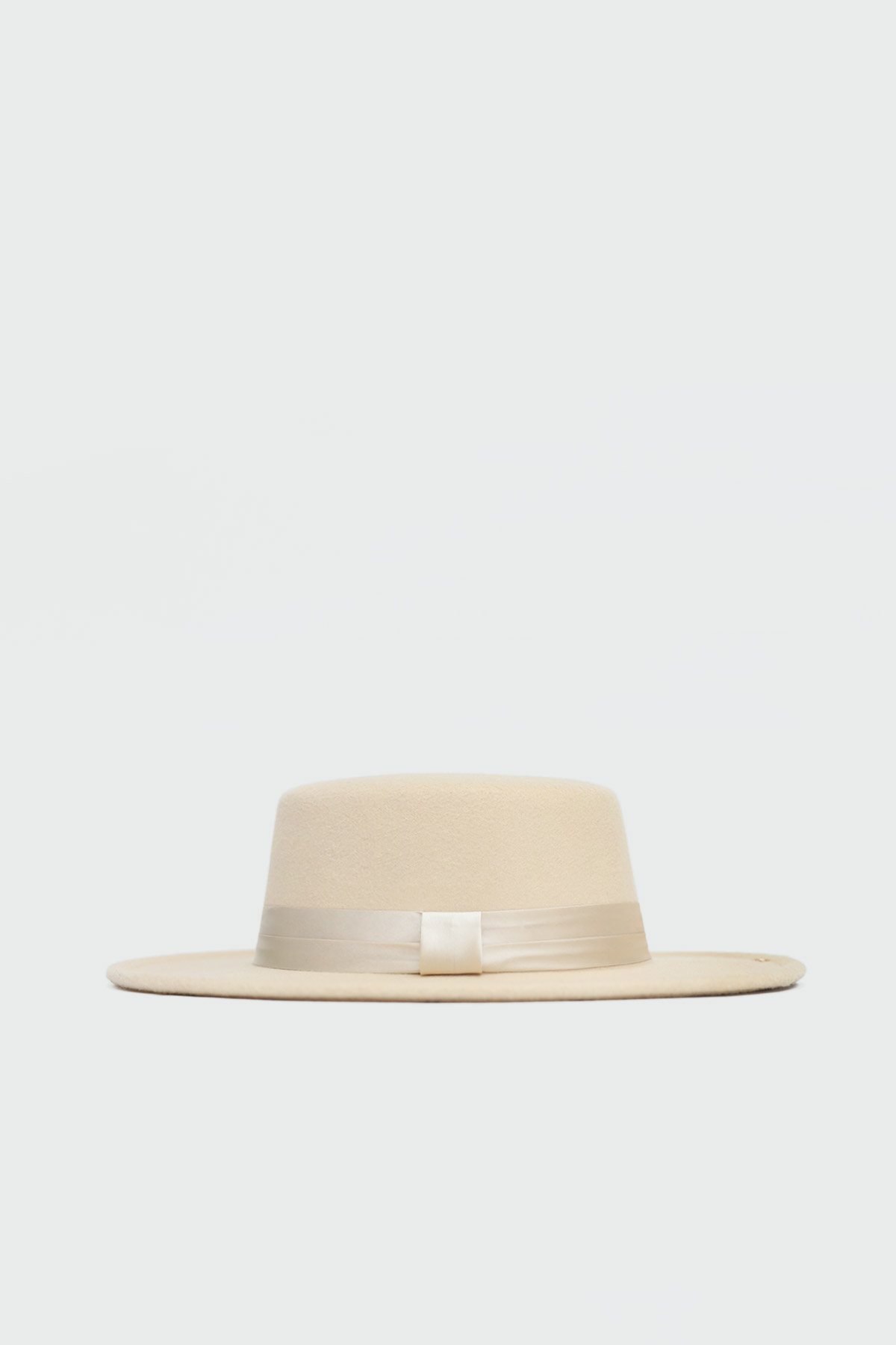 Kurdele Detaylı Fötr Cream Kadın Şapka