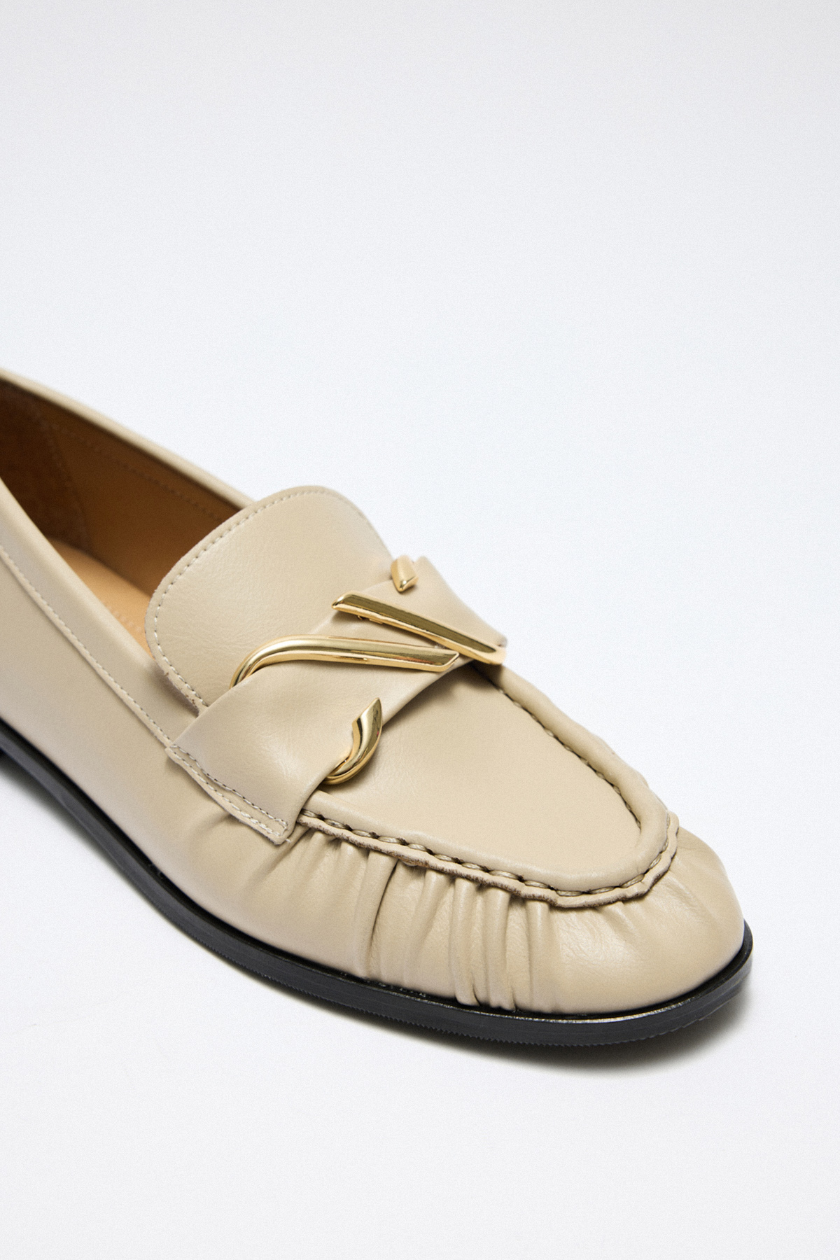 Sarmal Toka Detaylı Bej Kadın Loafer