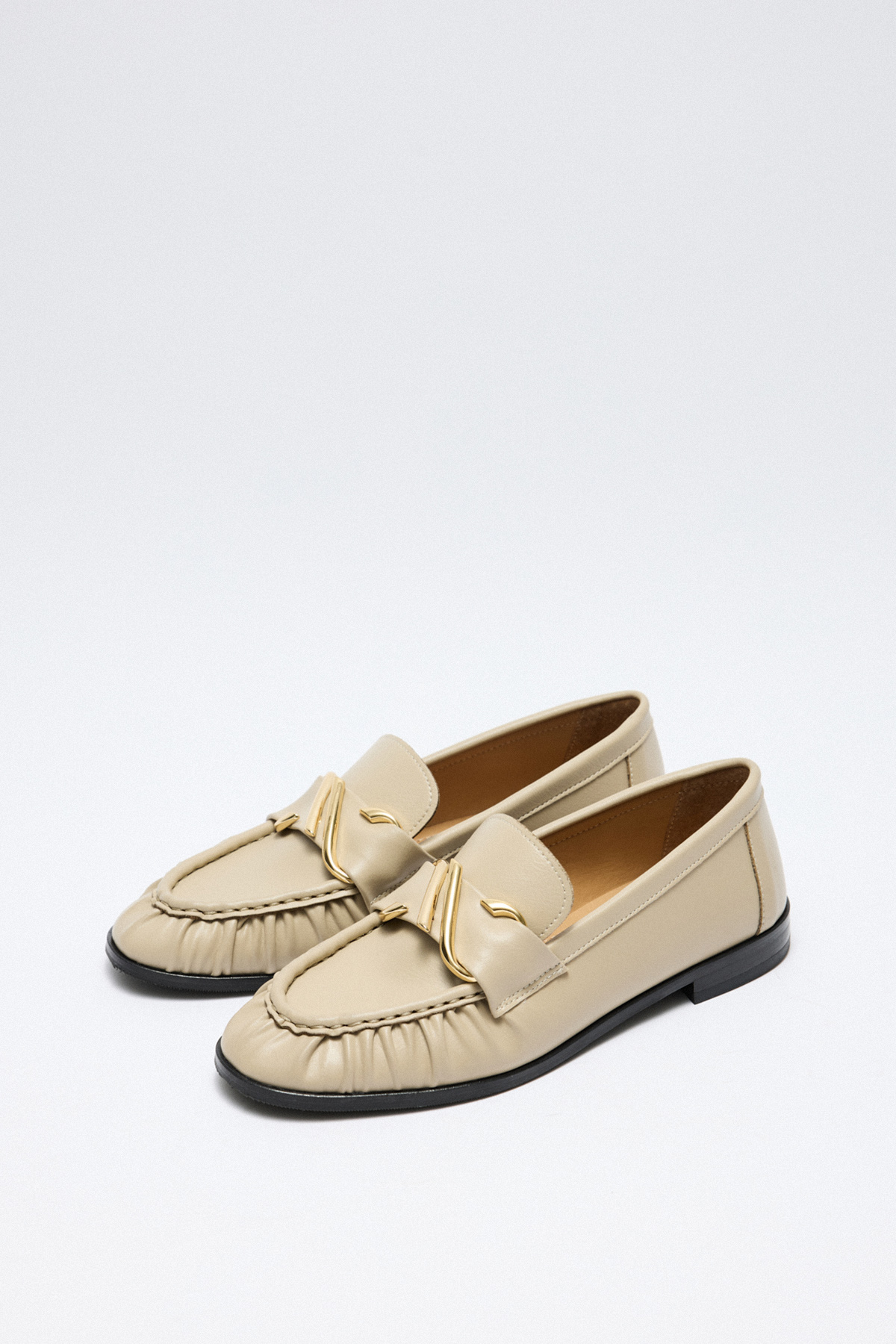 Sarmal Toka Detaylı Bej Kadın Loafer