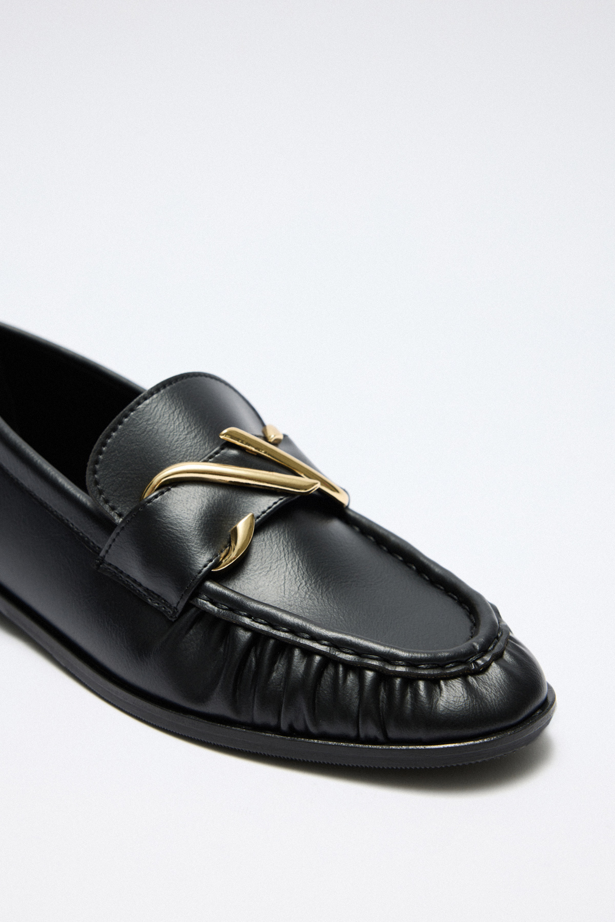 Sarmal Toka Detaylı Siyah Kadın Loafer
