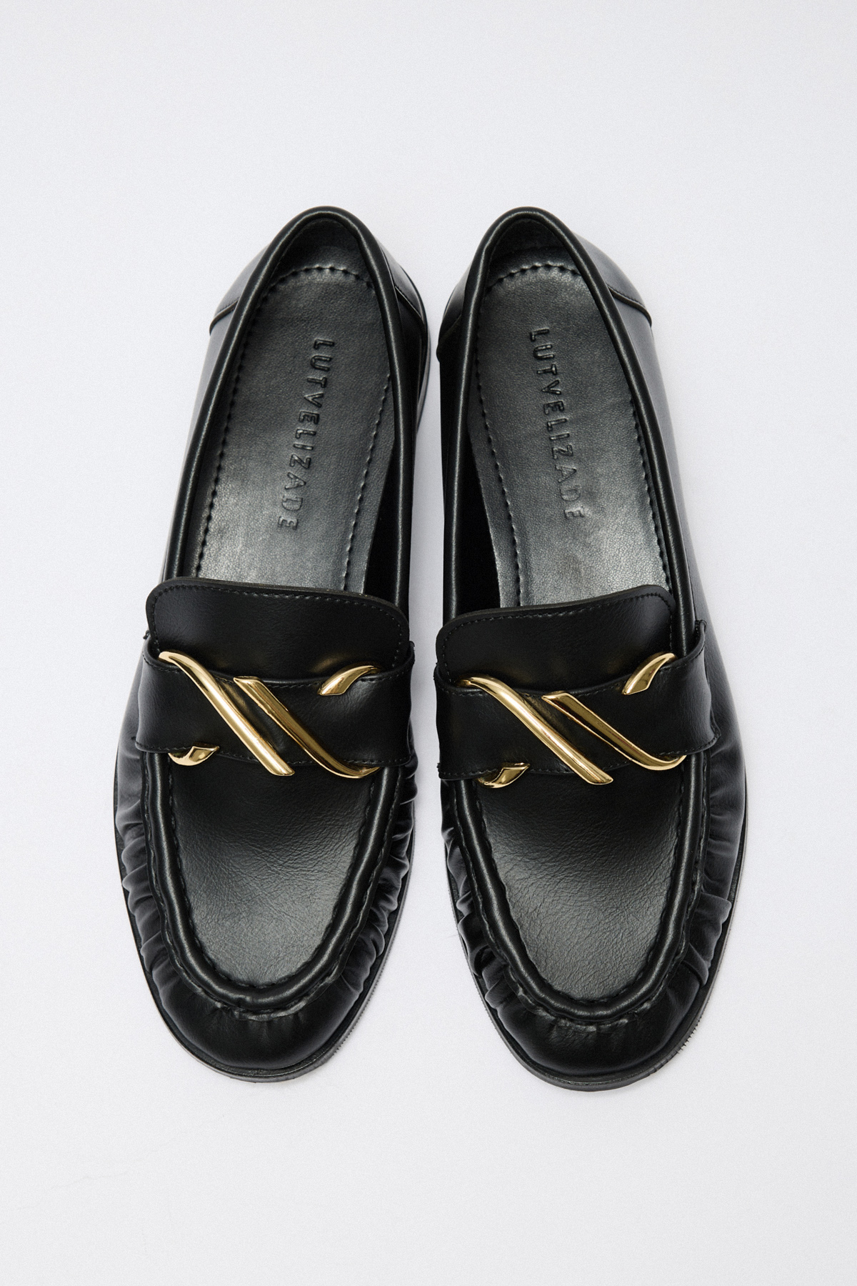 Sarmal Toka Detaylı Siyah Kadın Loafer