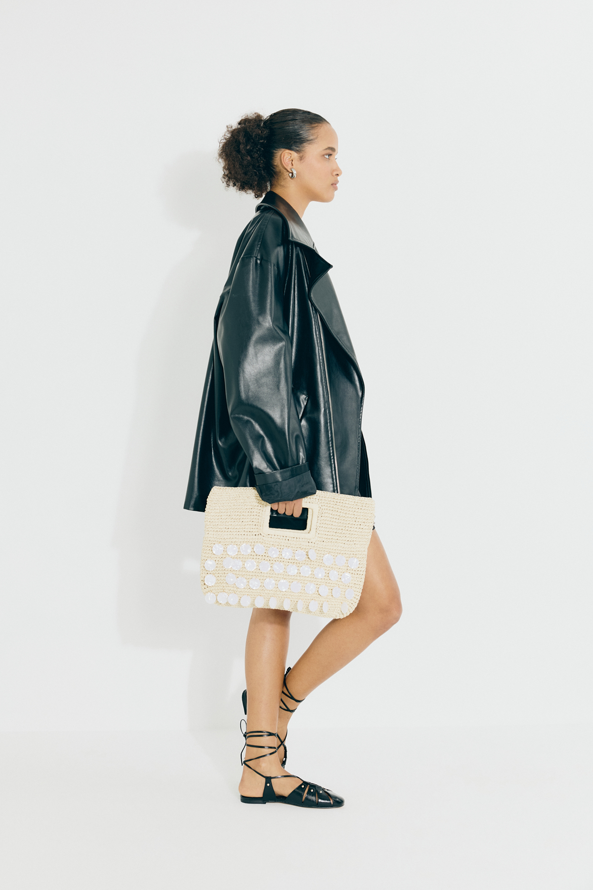 Sedef Pul Detaylı Bej Hasır Kadın Çanta