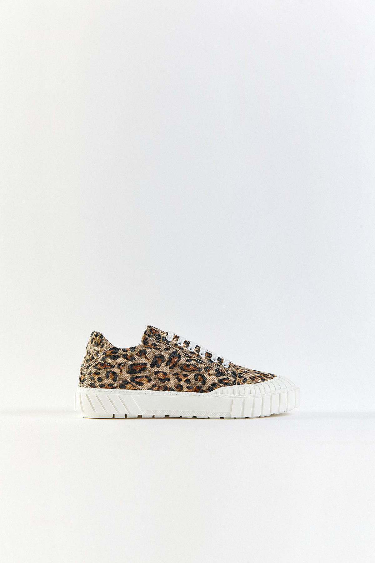Şerit Detaylı Bağcıklı Denim Leopar Kadın Spor