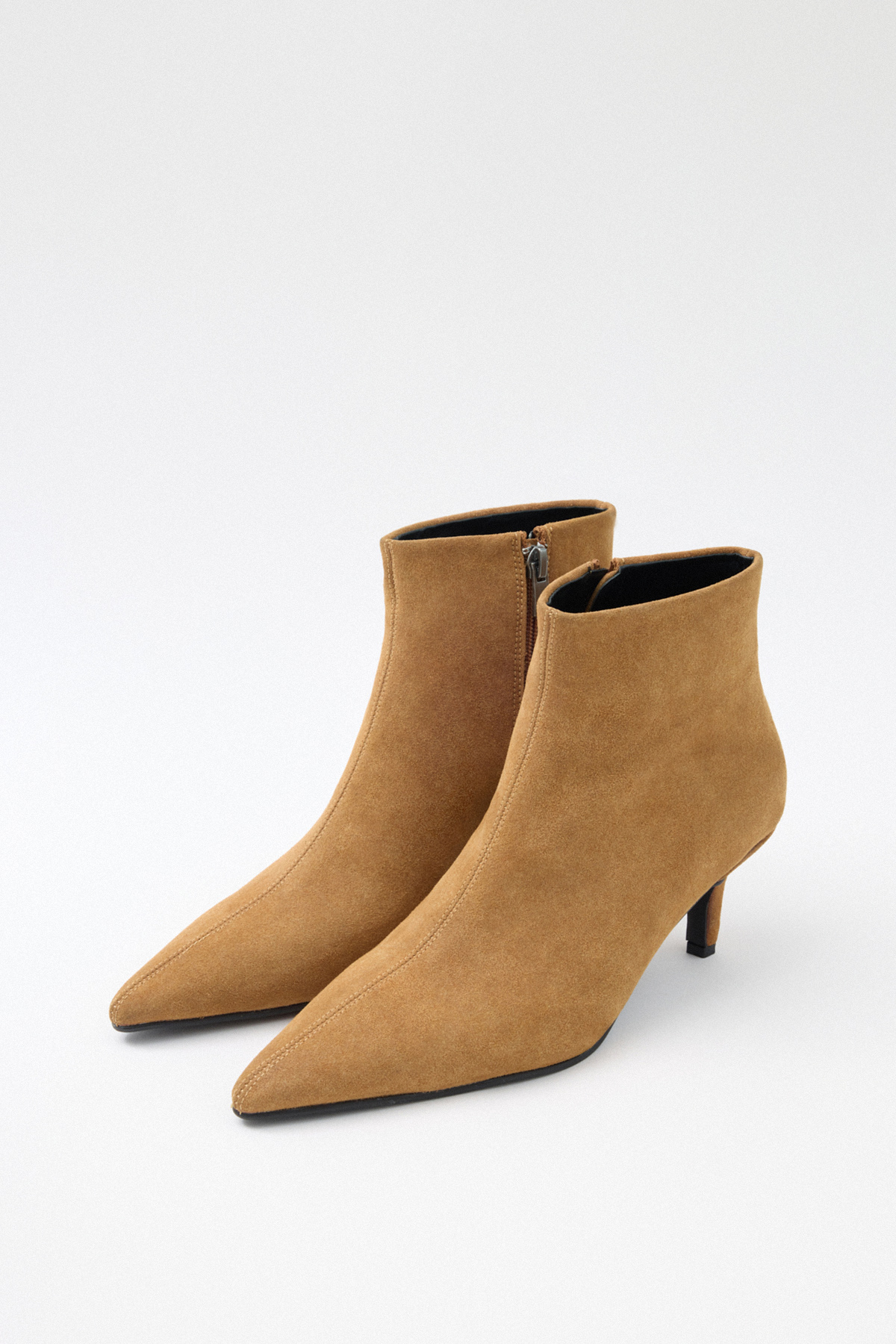 Sivri Burun Bilek Boy Taba Süet Kadın Bot