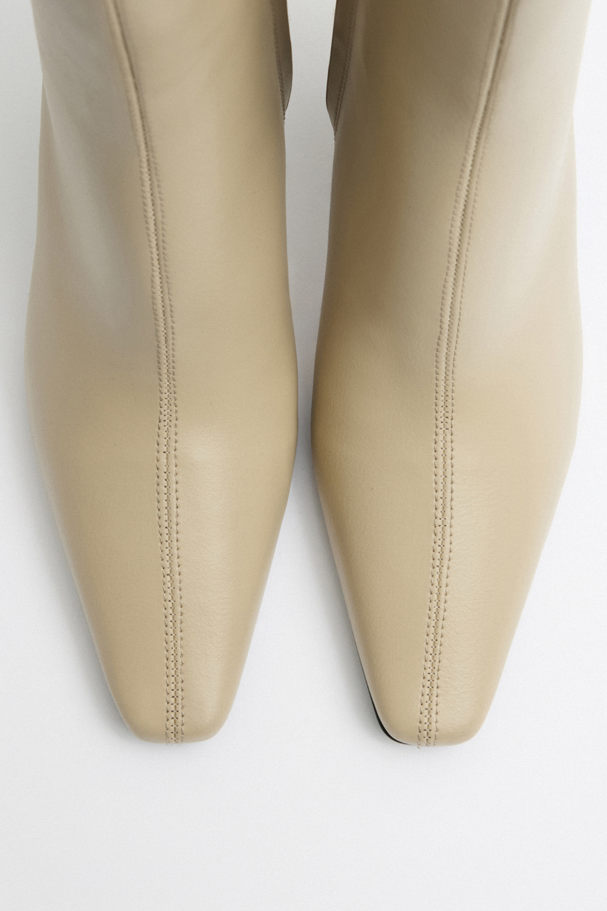 Sivri Burun Bilek Üstü Bej Kadın Bot