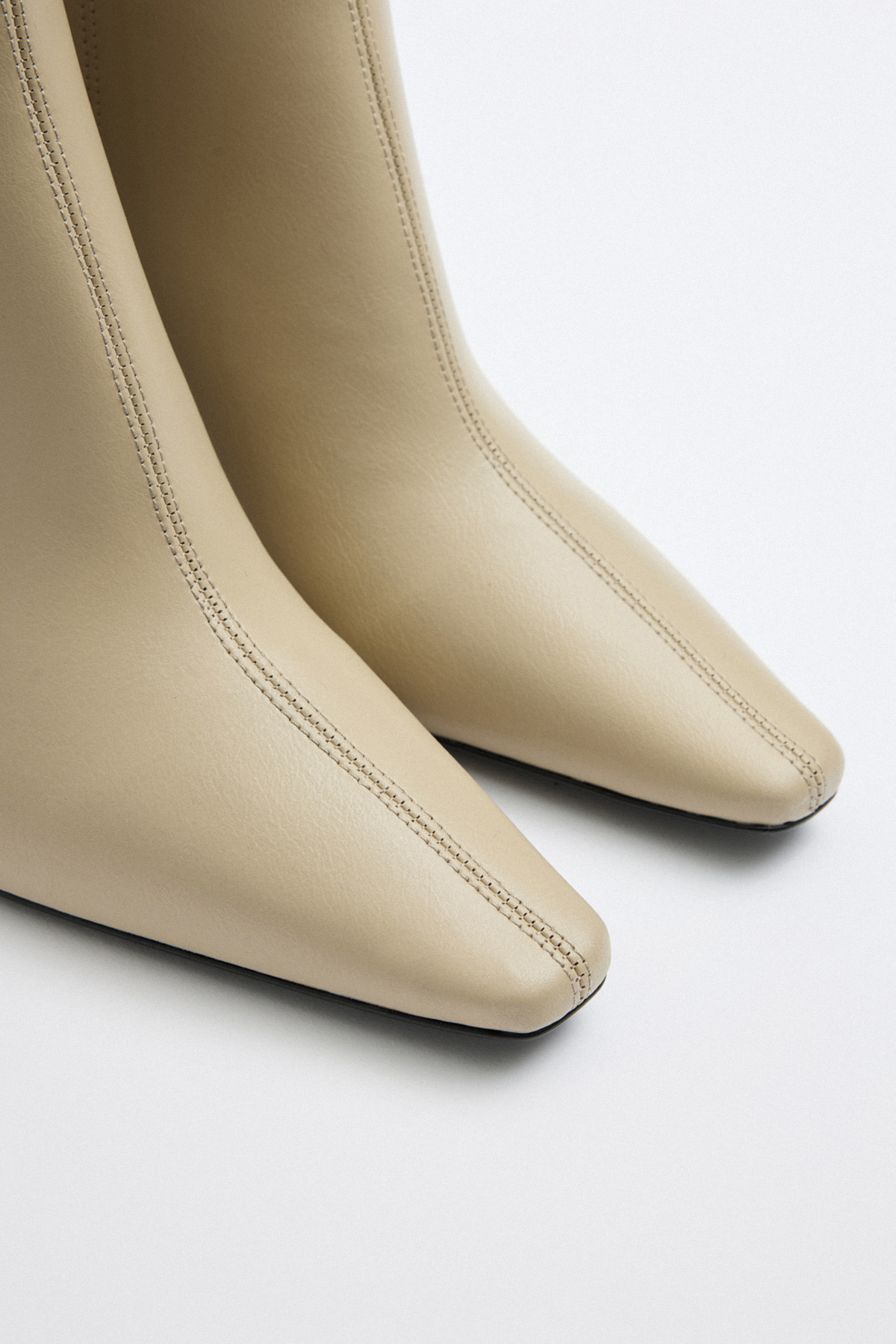 Sivri Burun Bilek Üstü Bej Kadın Bot