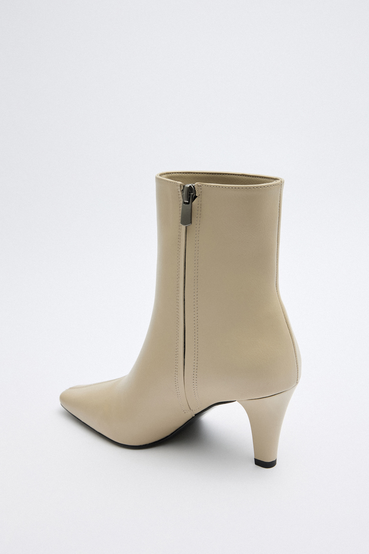 Sivri Burun Bilek Üstü Bej Kadın Bot