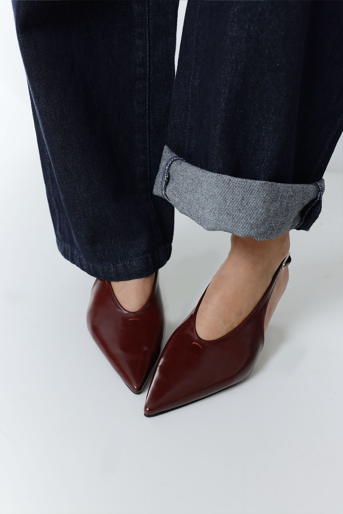 Sivri Burun Dekolteli Bordo Kadın Topuklu