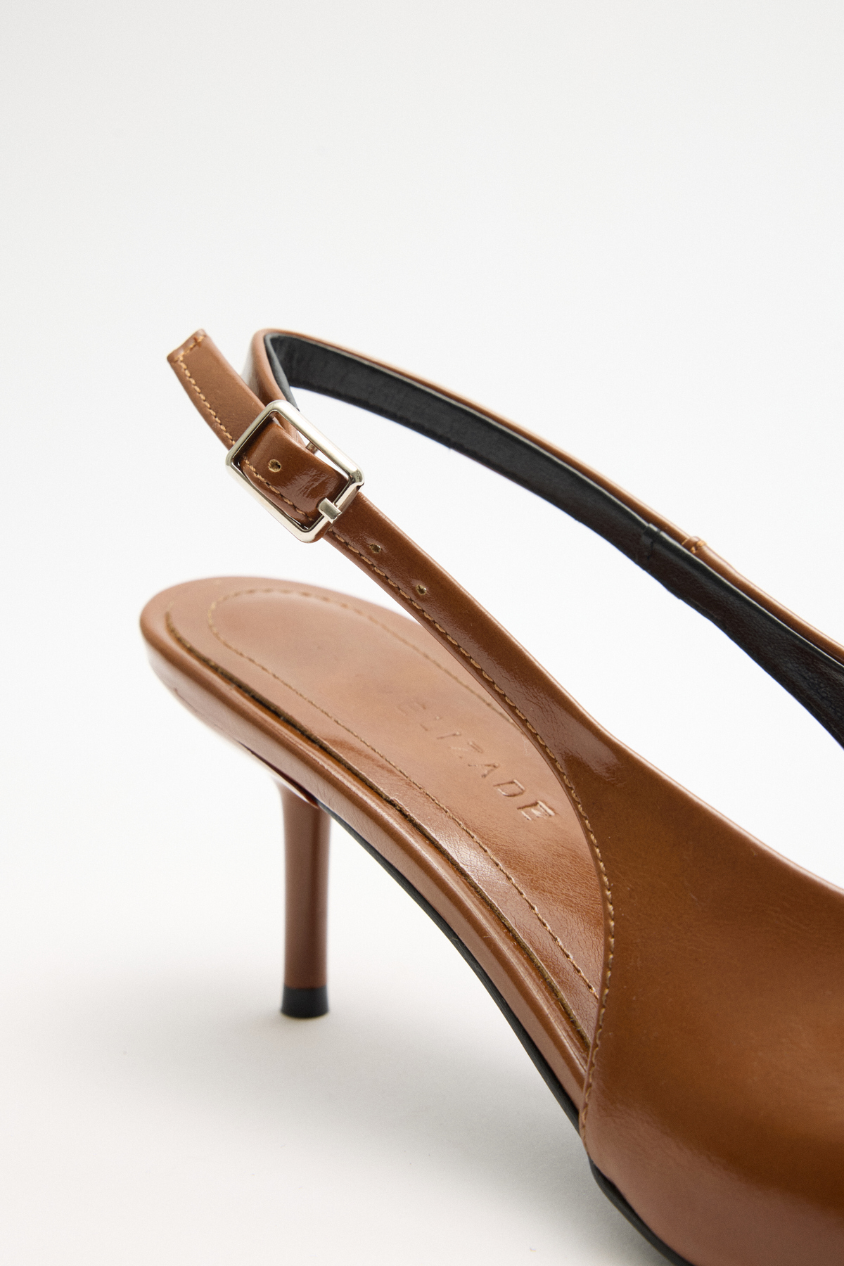 Sivri Burun Dekolteli Karamel Kadın Topuklu