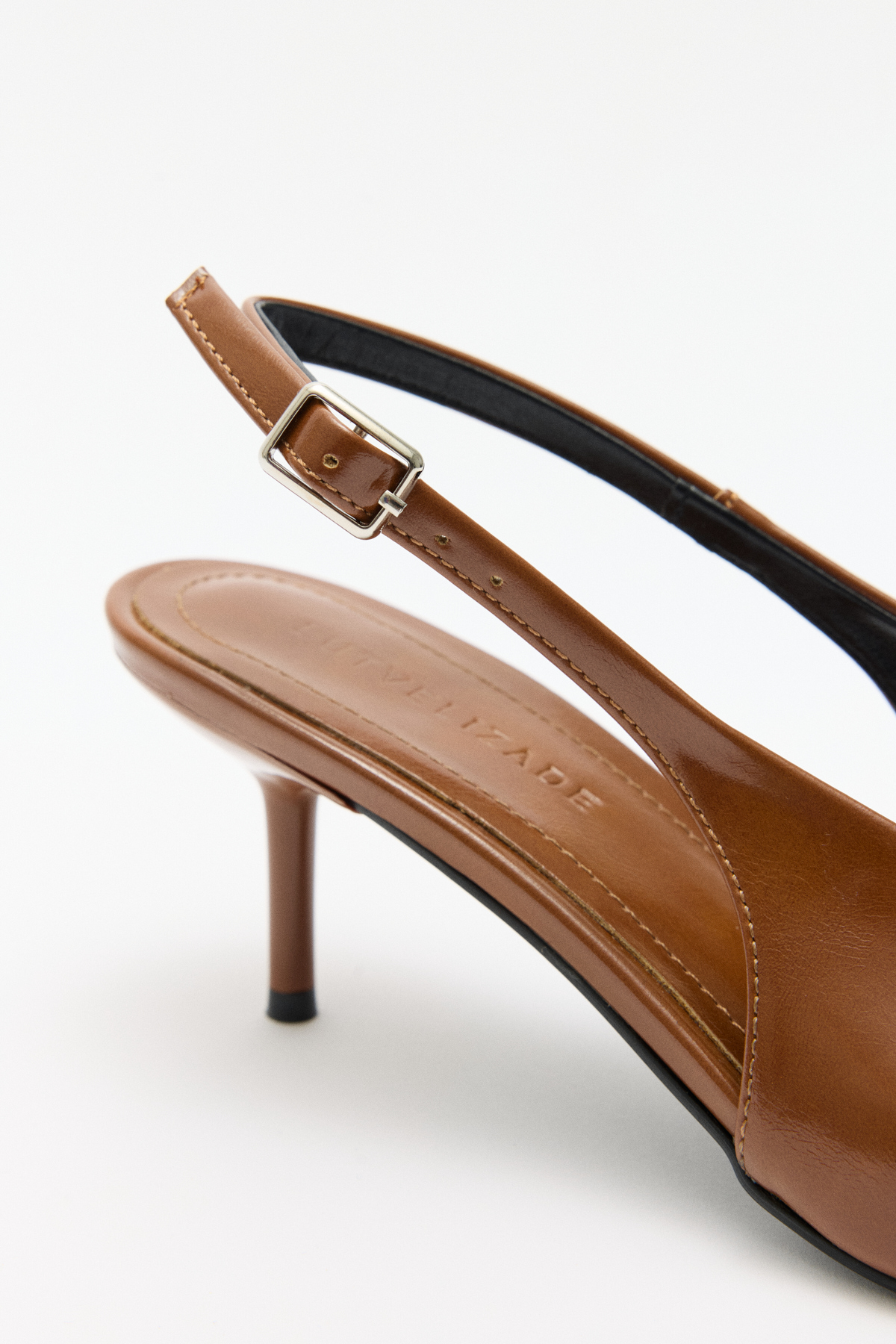 Sivri Burun Dekolteli Karamel Kadın Topuklu