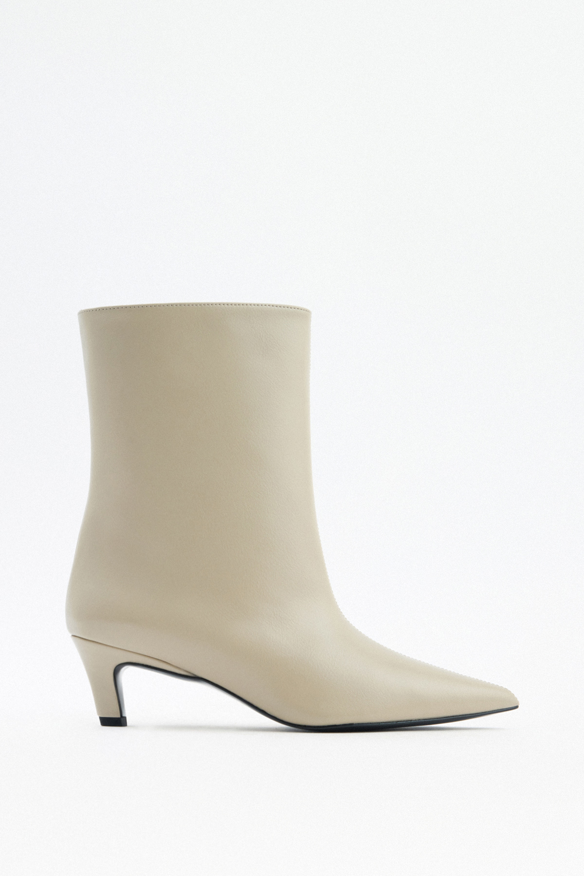 Sivri Burun Dikiş Detaylı Bej Kadın Bot