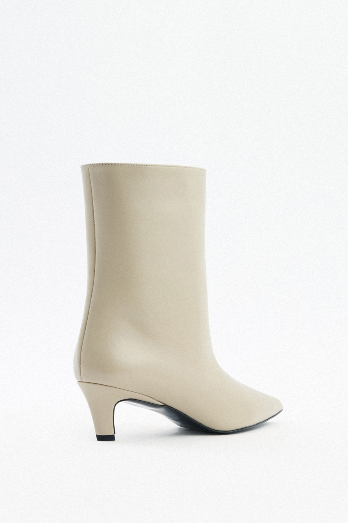 Sivri Burun Dikiş Detaylı Bej Kadın Bot