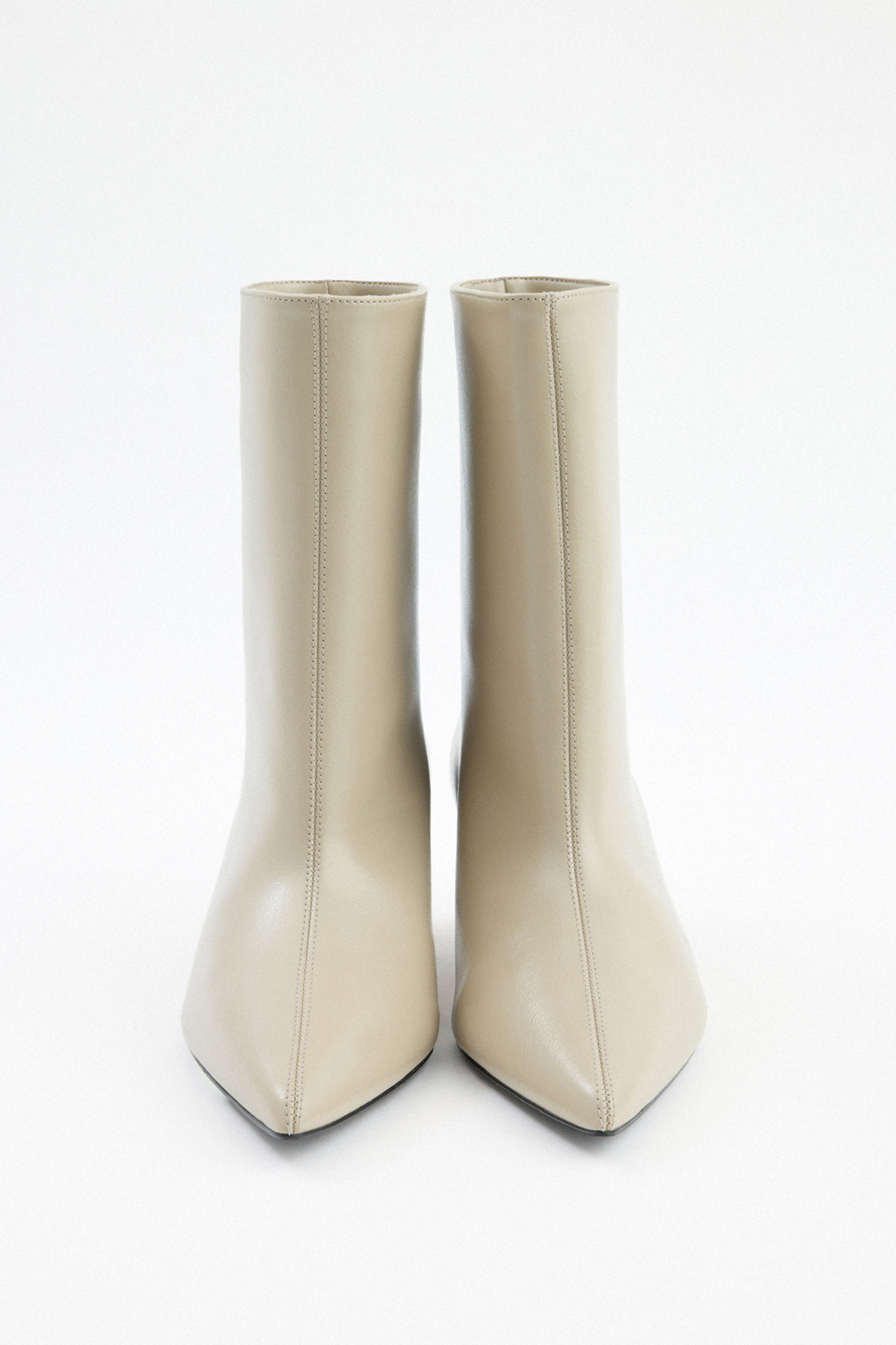 Sivri Burun Dikiş Detaylı Bej Kadın Bot