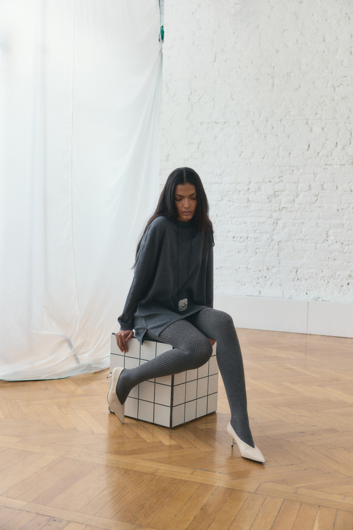 Sivri Burun Klasik Kemik Kadın Topuklu