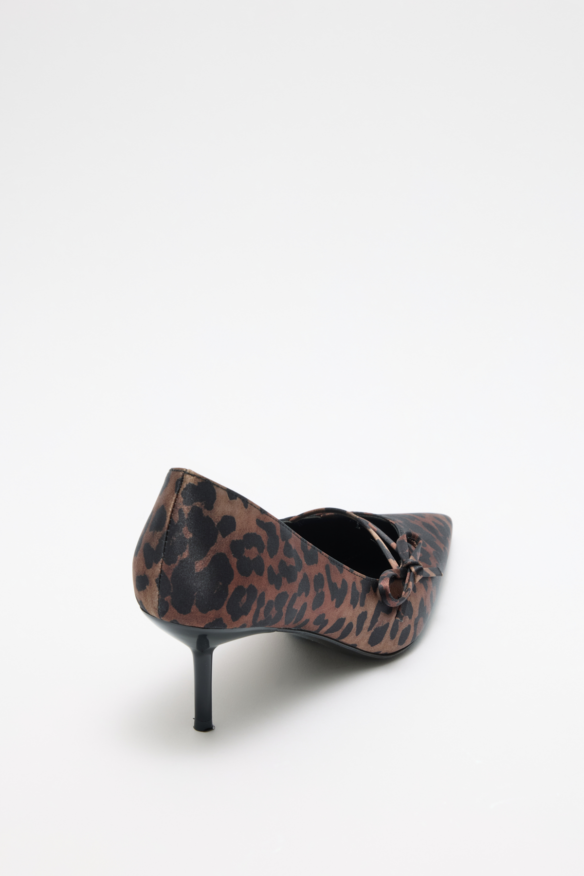 Sivri Burun Kurdele Detaylı Leopar Kadın Topuklu