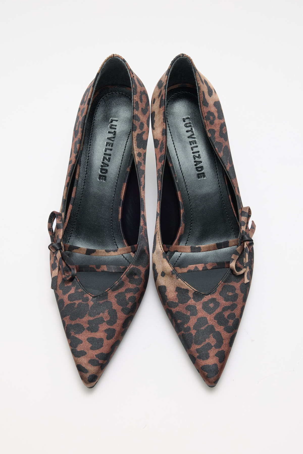 Sivri Burun Kurdele Detaylı Leopar Kadın Topuklu