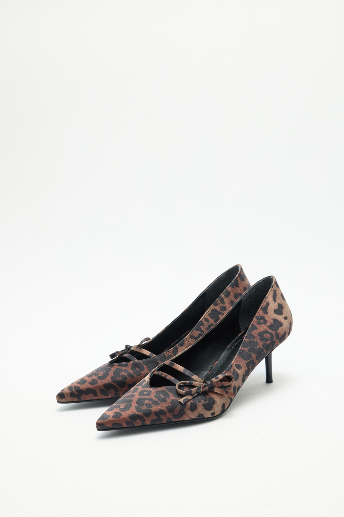 Sivri Burun Kurdele Detaylı Leopar Kadın Topuklu