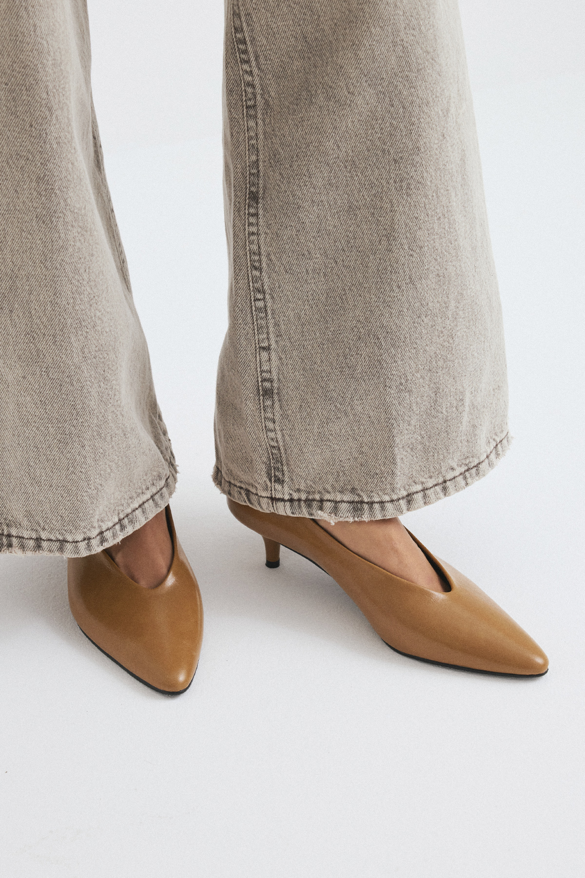 Sivri Burun Mini Karamel Kadın Topuklu