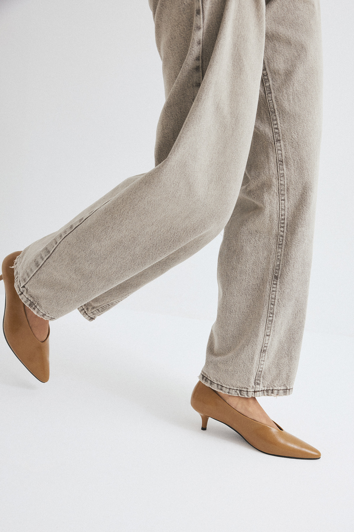 Sivri Burun Mini Karamel Kadın Topuklu