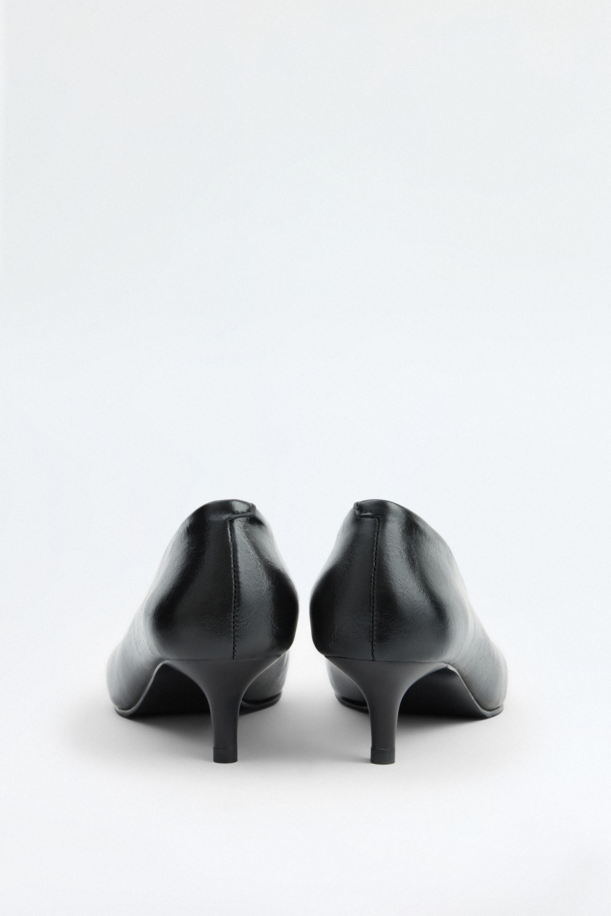 Sivri Burun Mini Siyah Kadın Topuklu