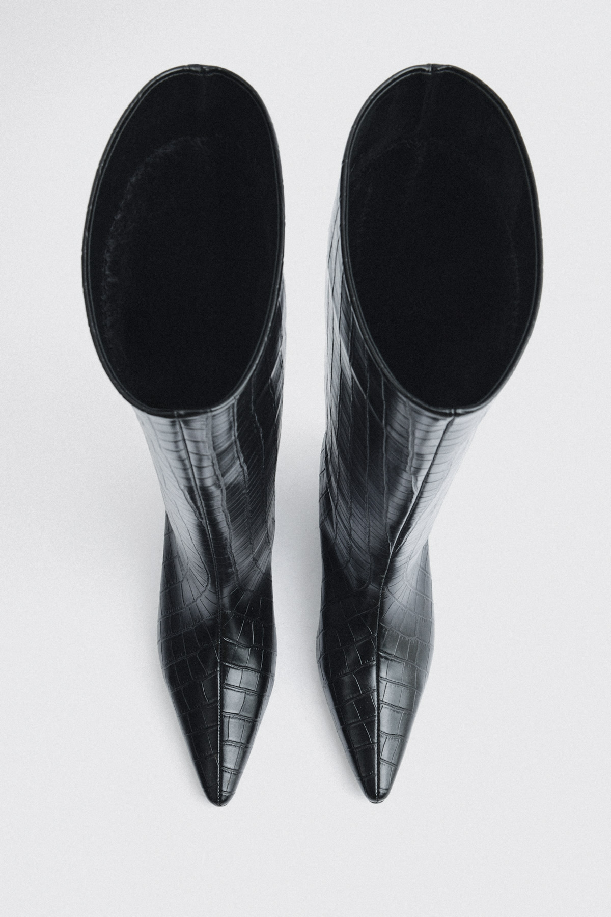 Sivri Burun Mini Topuklu Siyah Croc Kadın Çizme