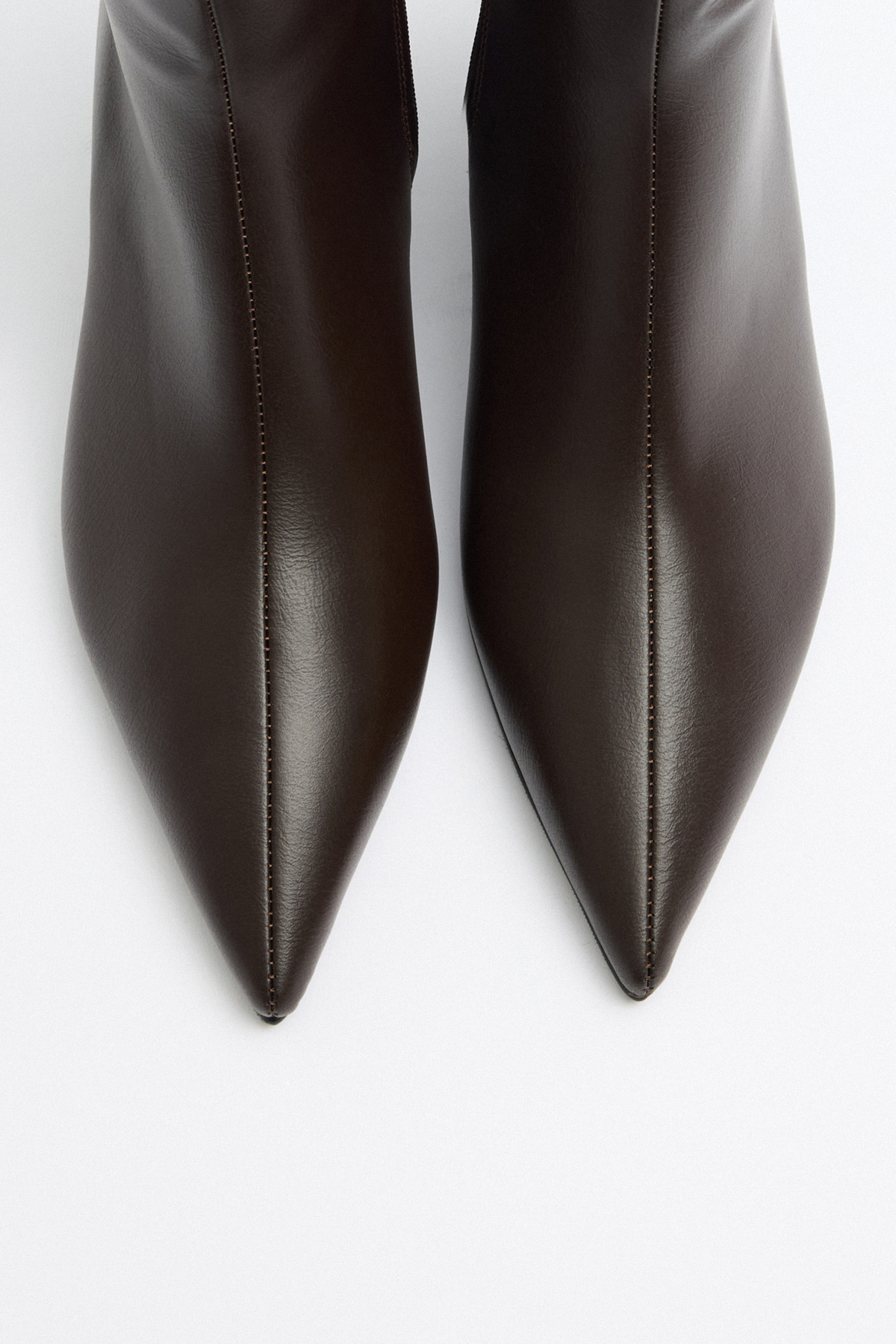 Sivri Burun Önden Dikişli Acı Kahve Kadın Bot