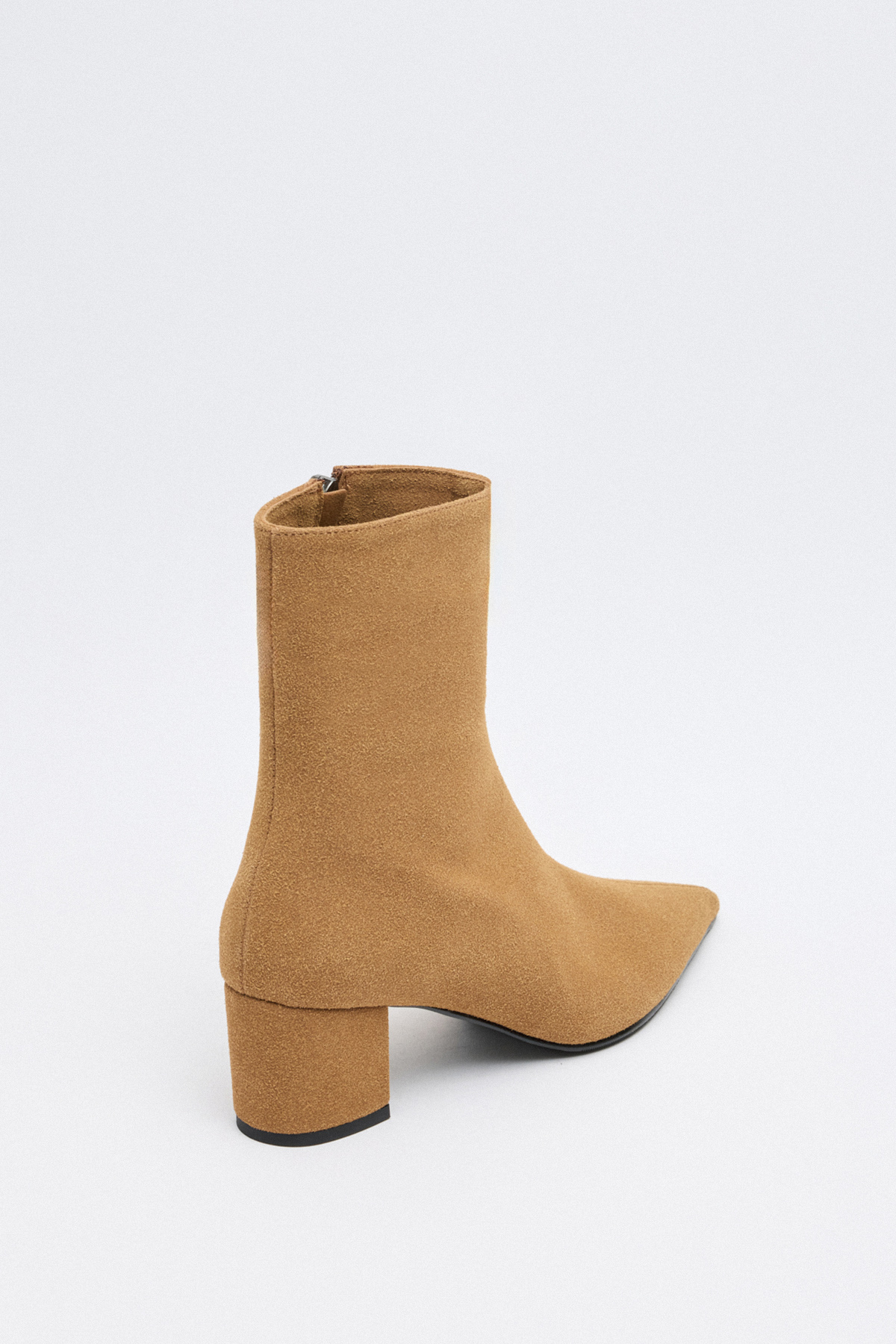 Sivri Burun Önden Dikişli Taba Süet Kadın Bot
