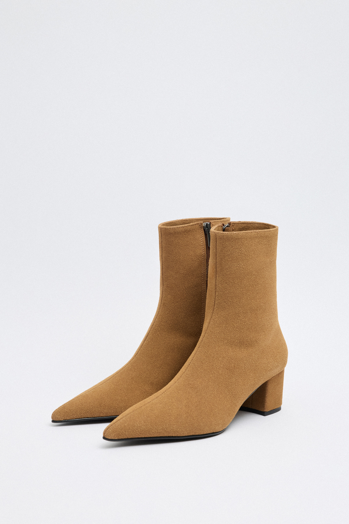 Sivri Burun Önden Dikişli Taba Süet Kadın Bot