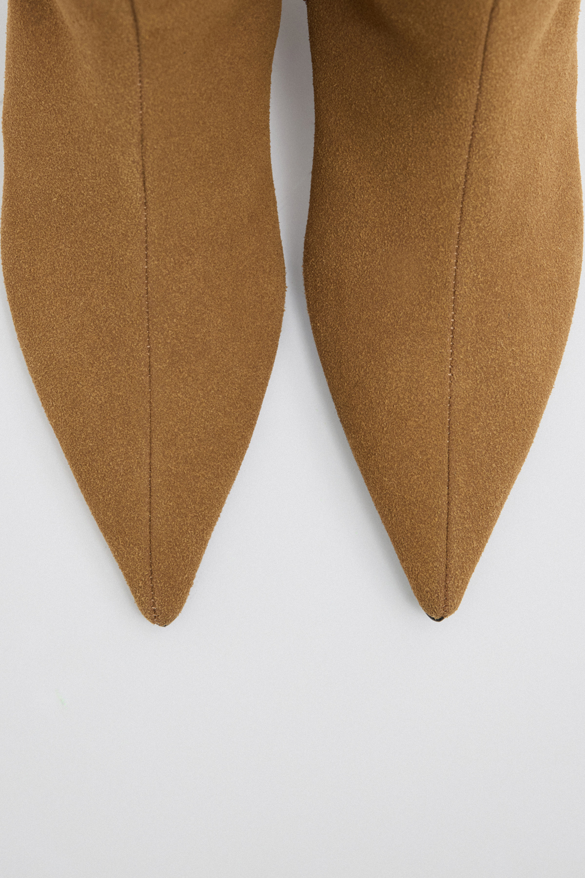 Sivri Burun Önden Dikişli Taba Süet Kadın Bot