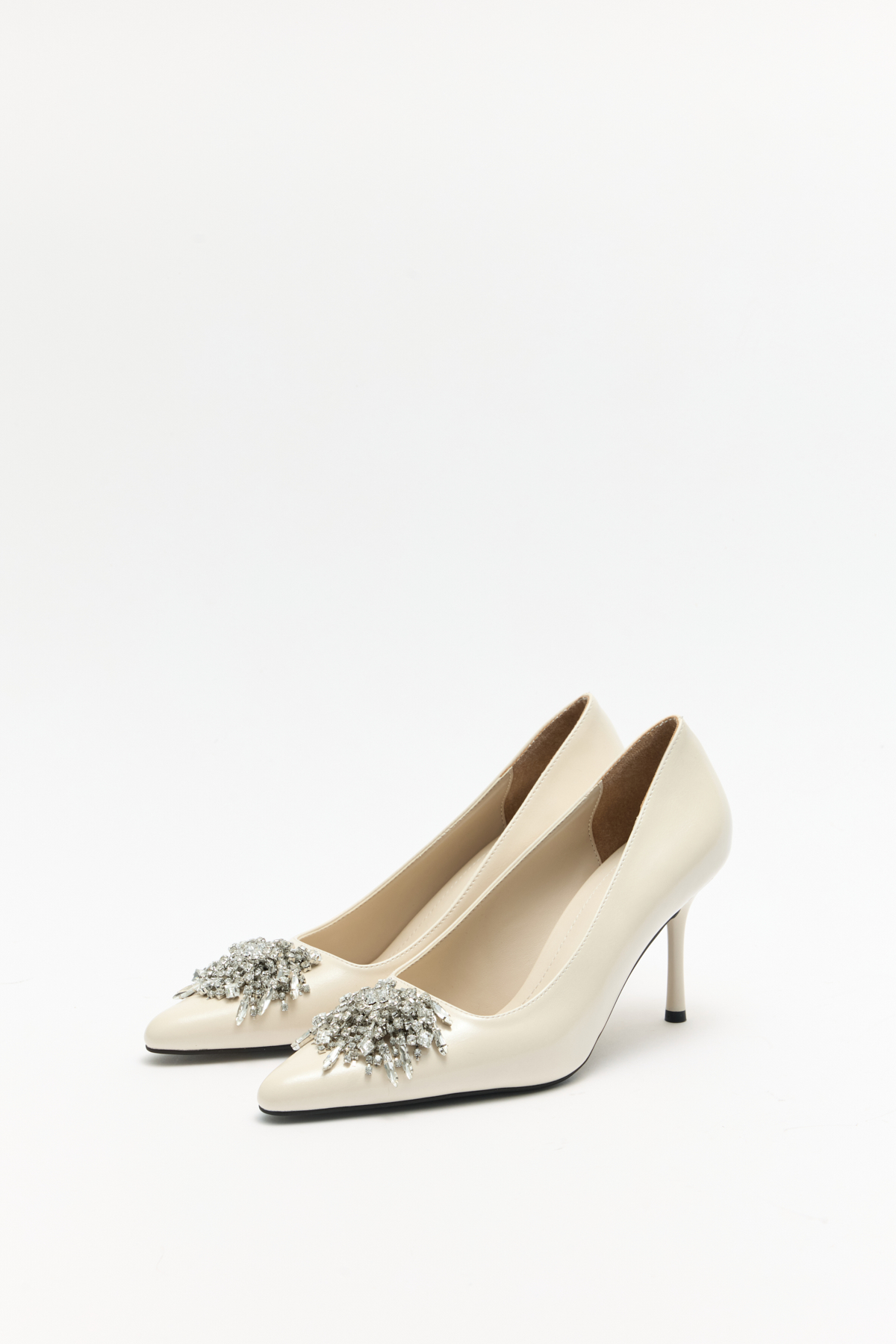 Sivri Burun Toka Detaylı Stiletto Kemik Kadın Topuklu