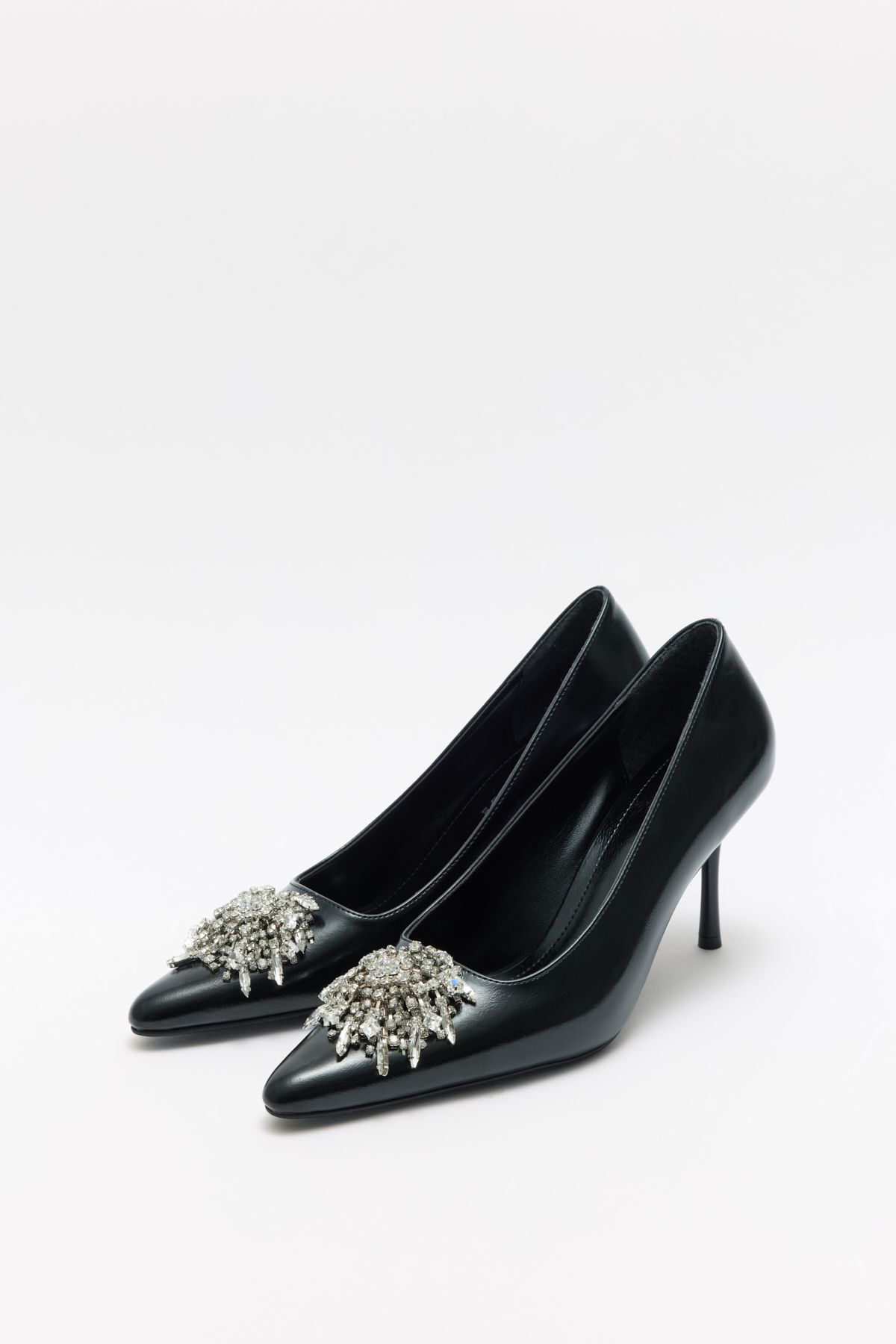 Sivri Burun Toka Detaylı Stiletto Siyah Kadın Topuklu