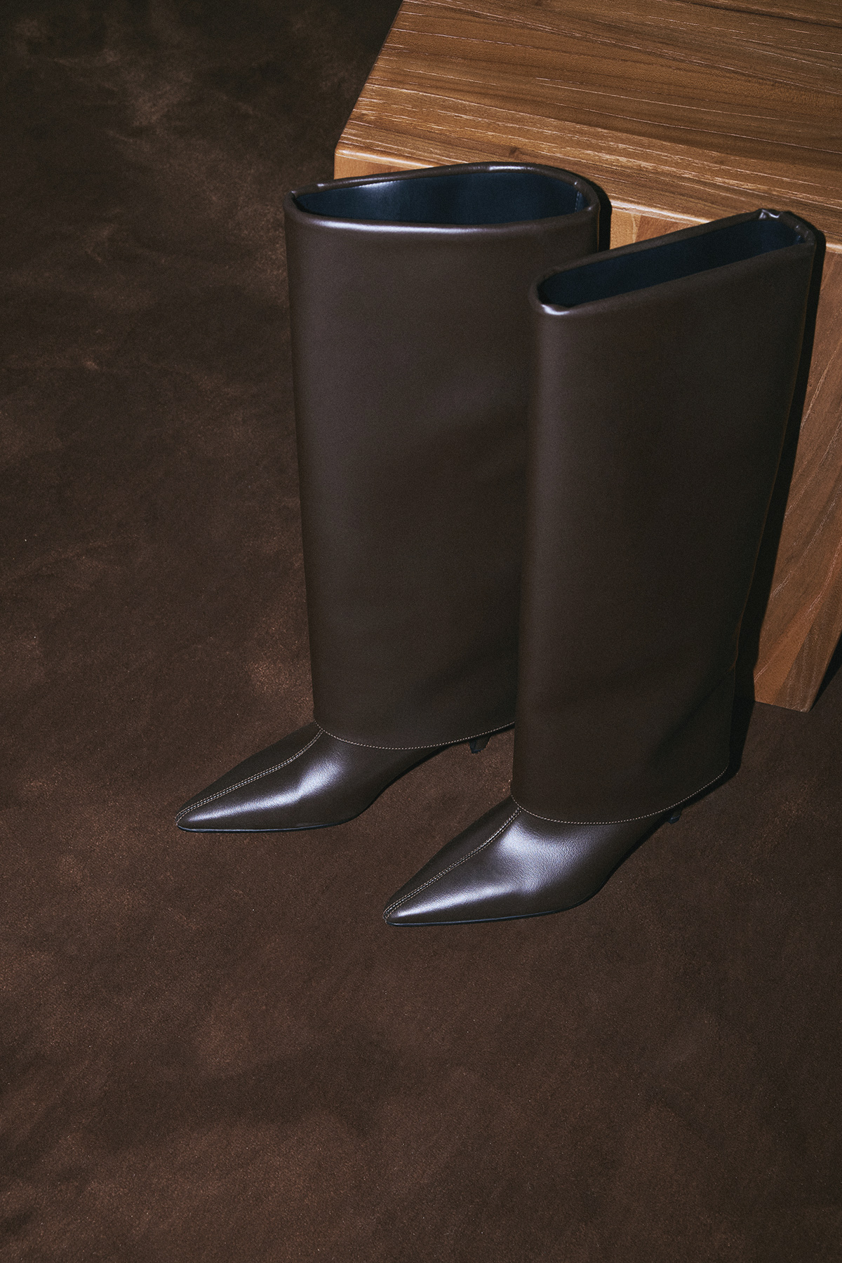 Sivri Burun Tozluk Detaylı Acı Kahve Kadın Çizme