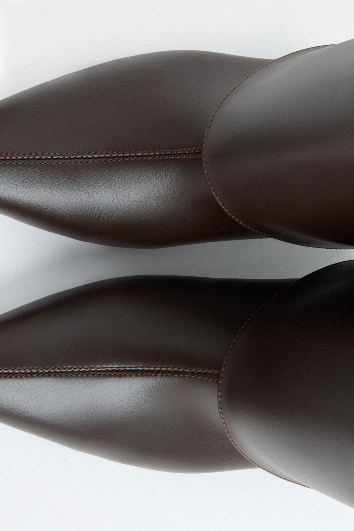 Sivri Burun Tozluk Detaylı Acı Kahve Kadın Çizme