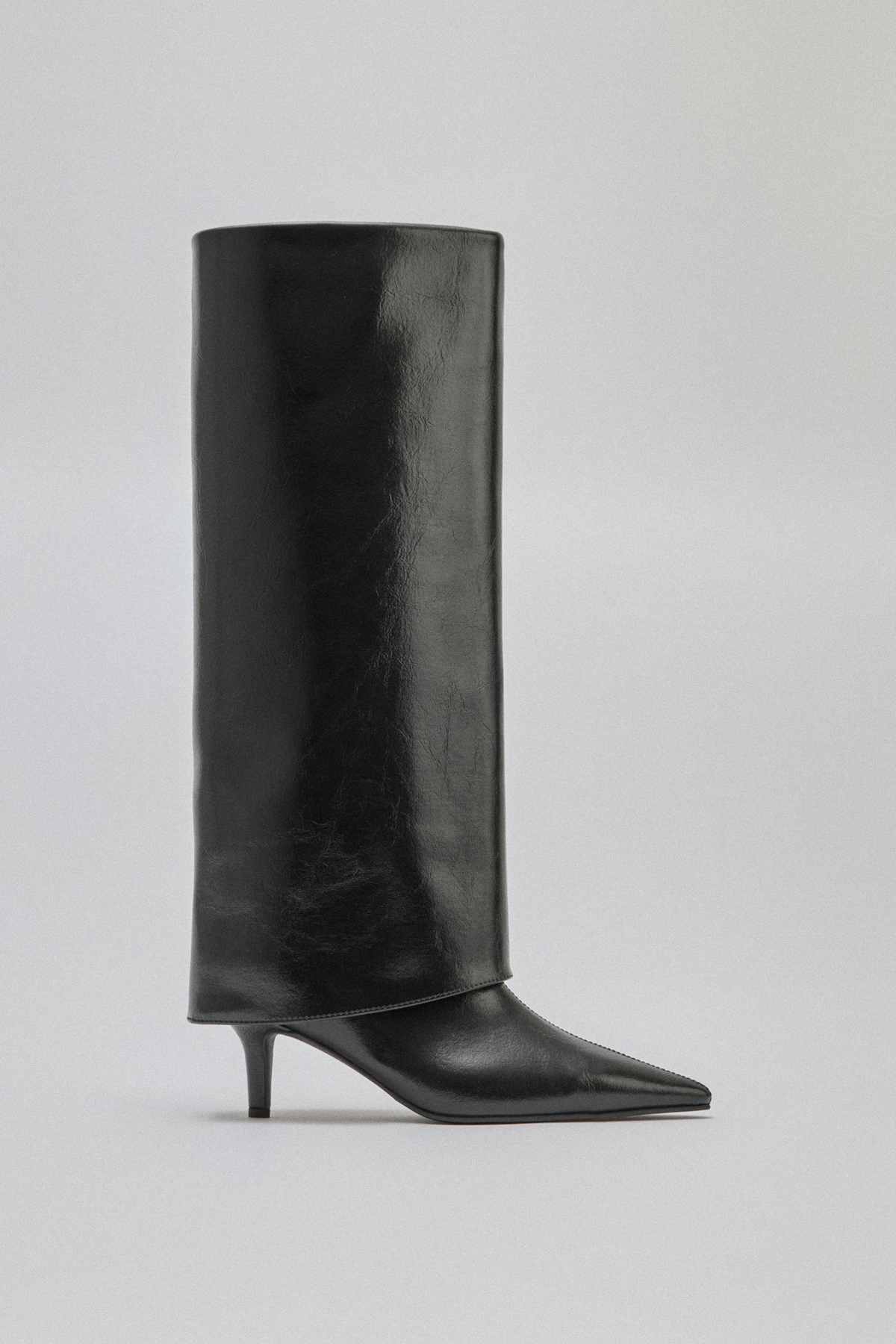 Sivri Burun Tozluk Detaylı Siyah Kadın Çizme