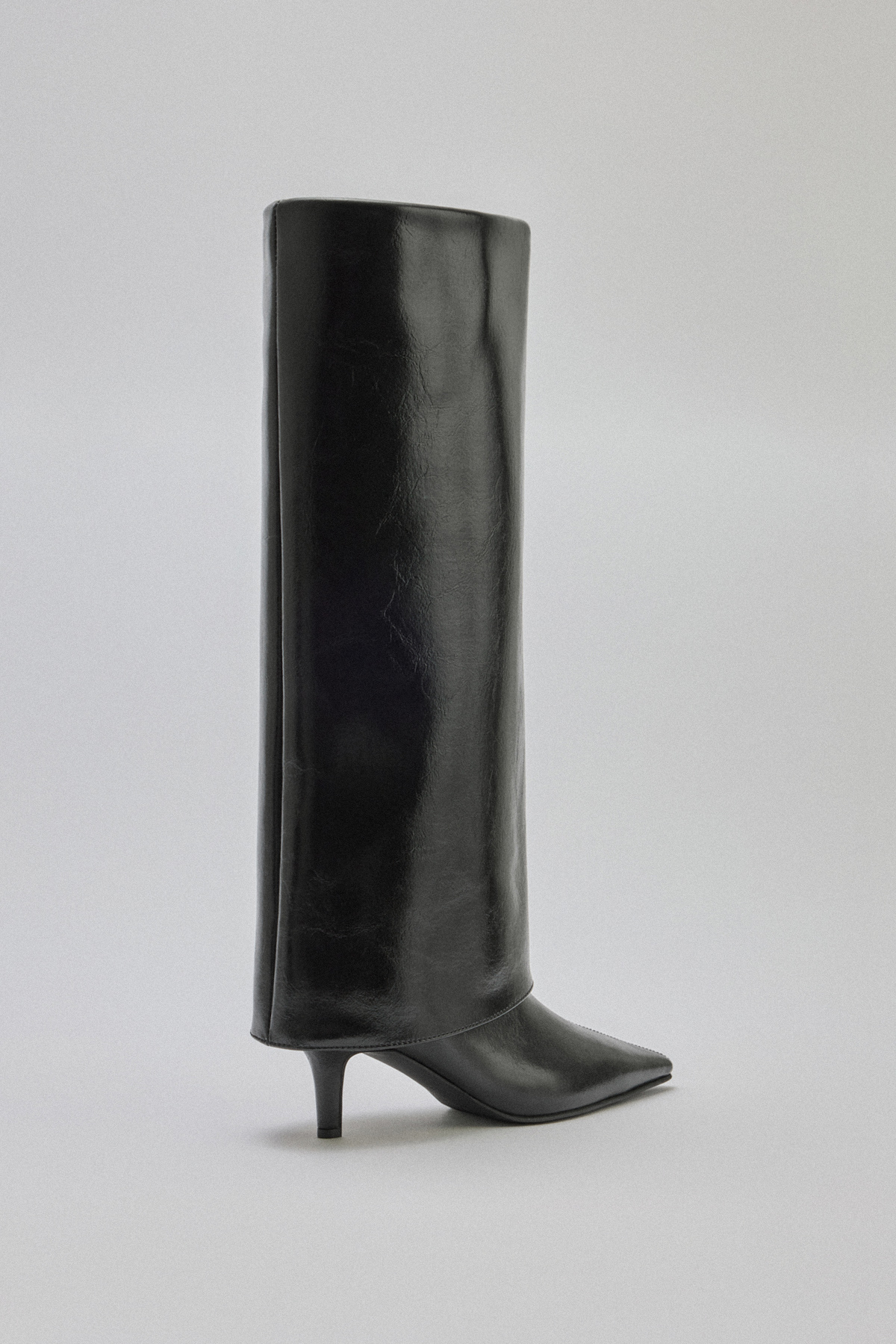 Sivri Burun Tozluk Detaylı Siyah Kadın Çizme