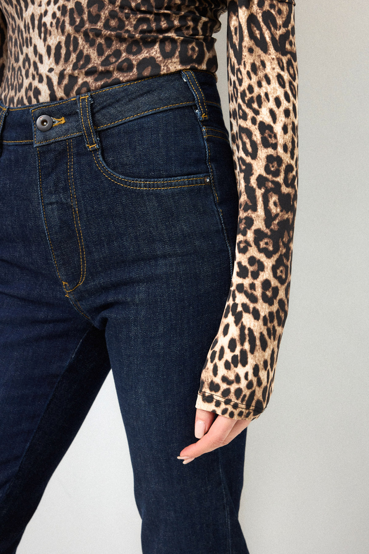Straight Fit Kesik Paça Koyu Mavi Kadın Jean